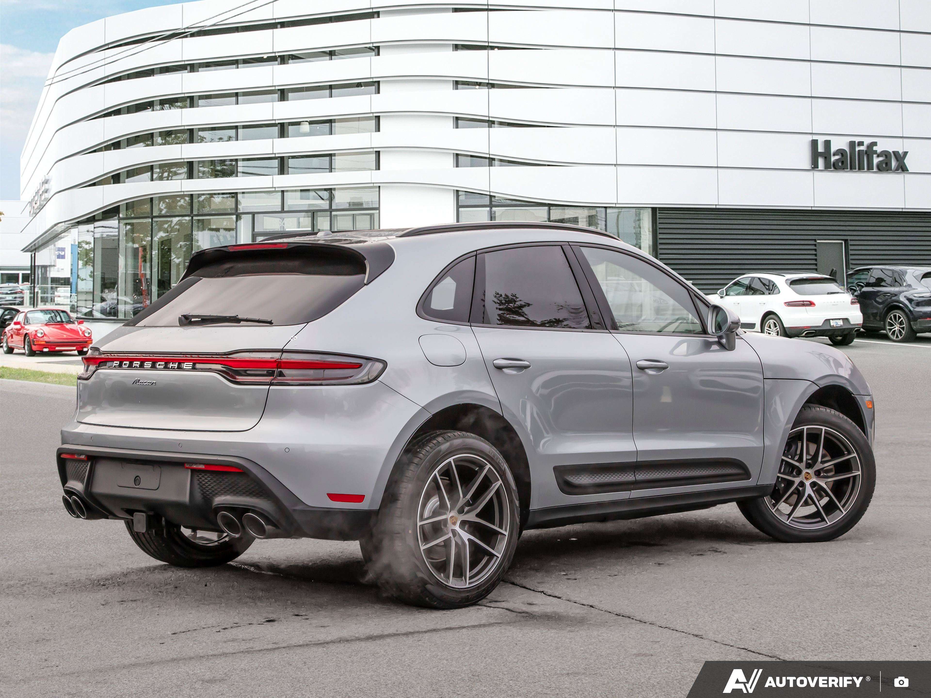 2026 Porsche Macan BASE — photo 5