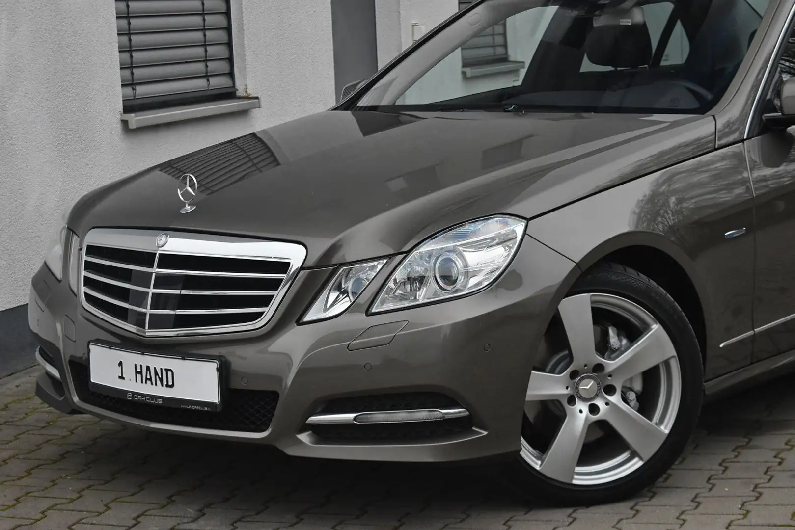 Mercedes-Benz E 350 Avantgarde! Massage! Night Vision! 1.Hand! Grau - 1