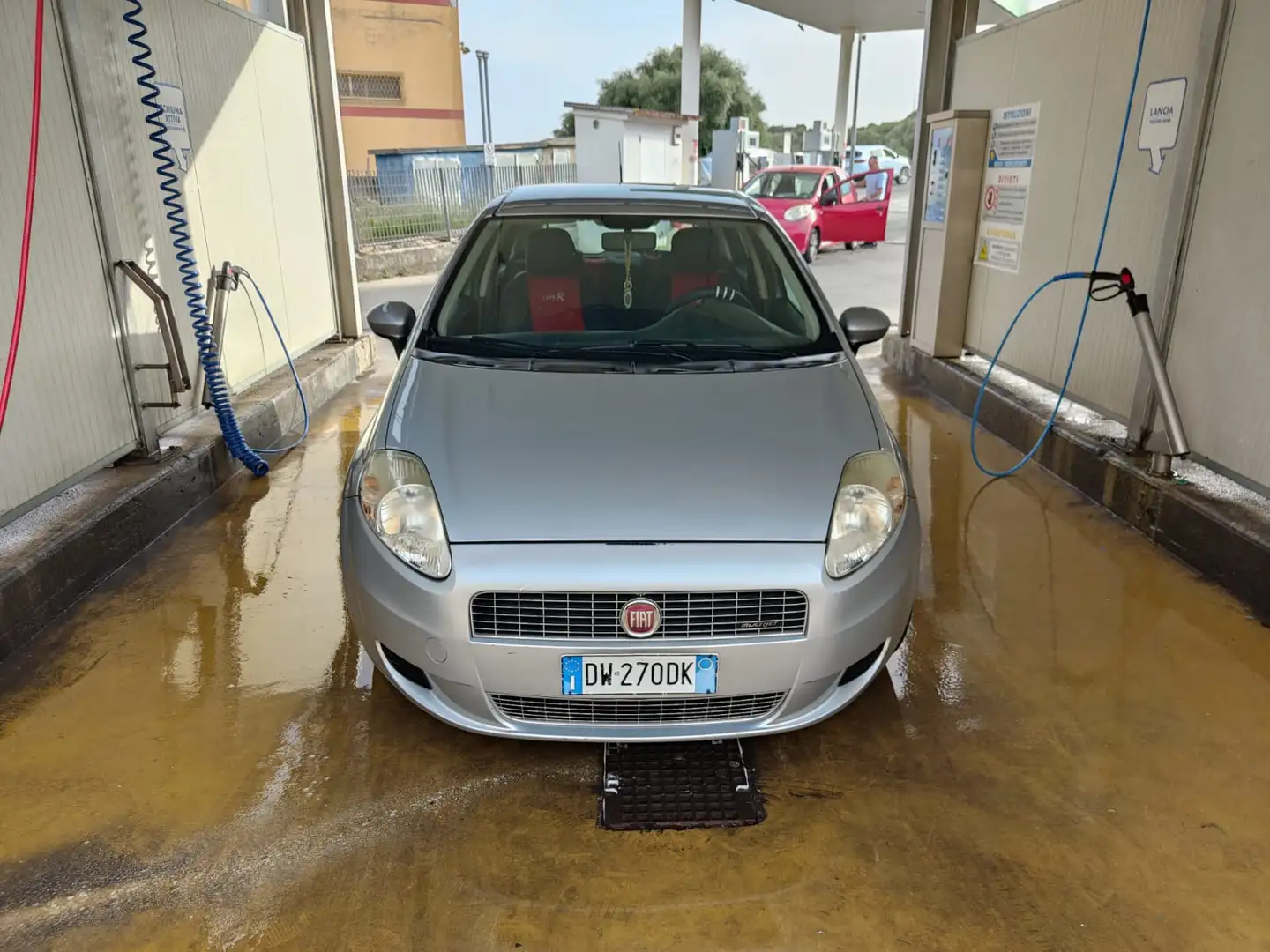 Fiat Grande Punto 5p 1.3 mjt 16v Active c/clima 75cv - 1