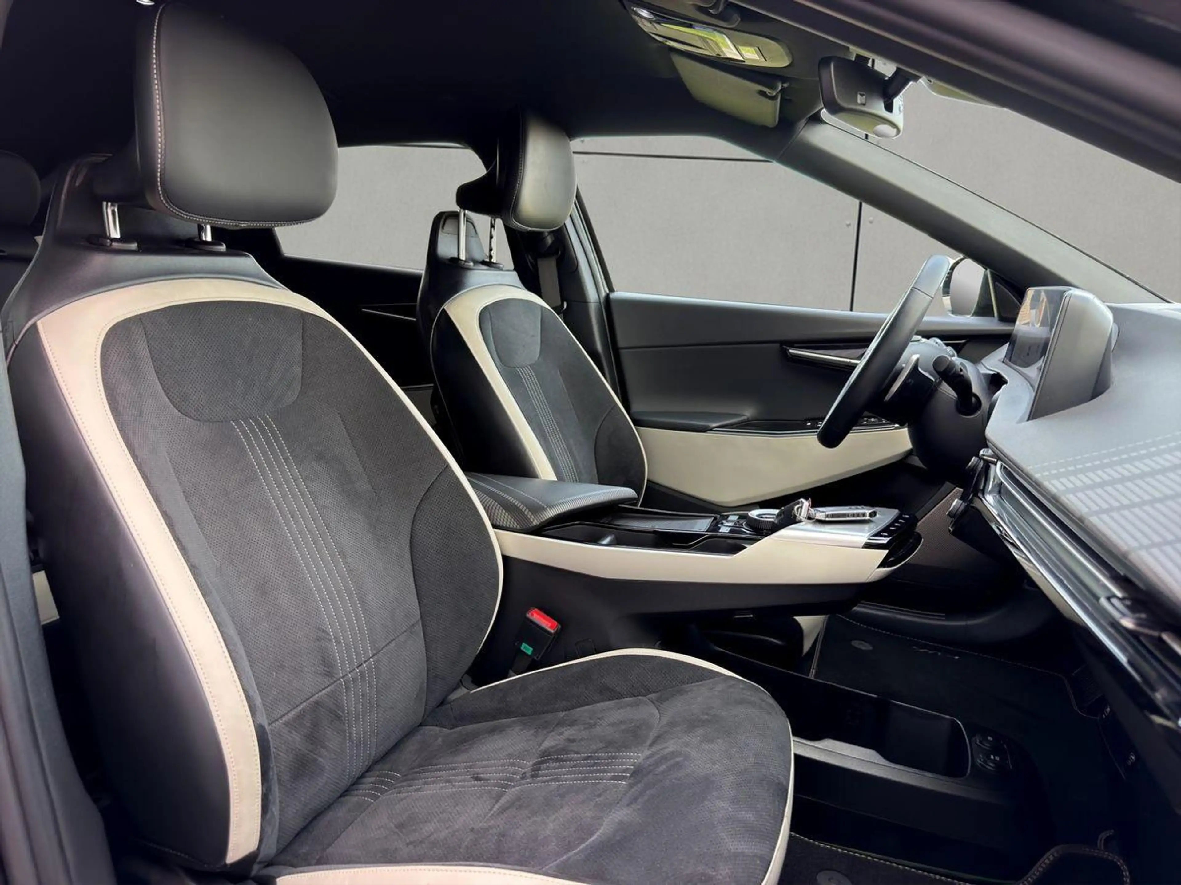 Kia EV6 GT-Line LongRange AHK HuD Meridian 96%SOH 360° — photo 15