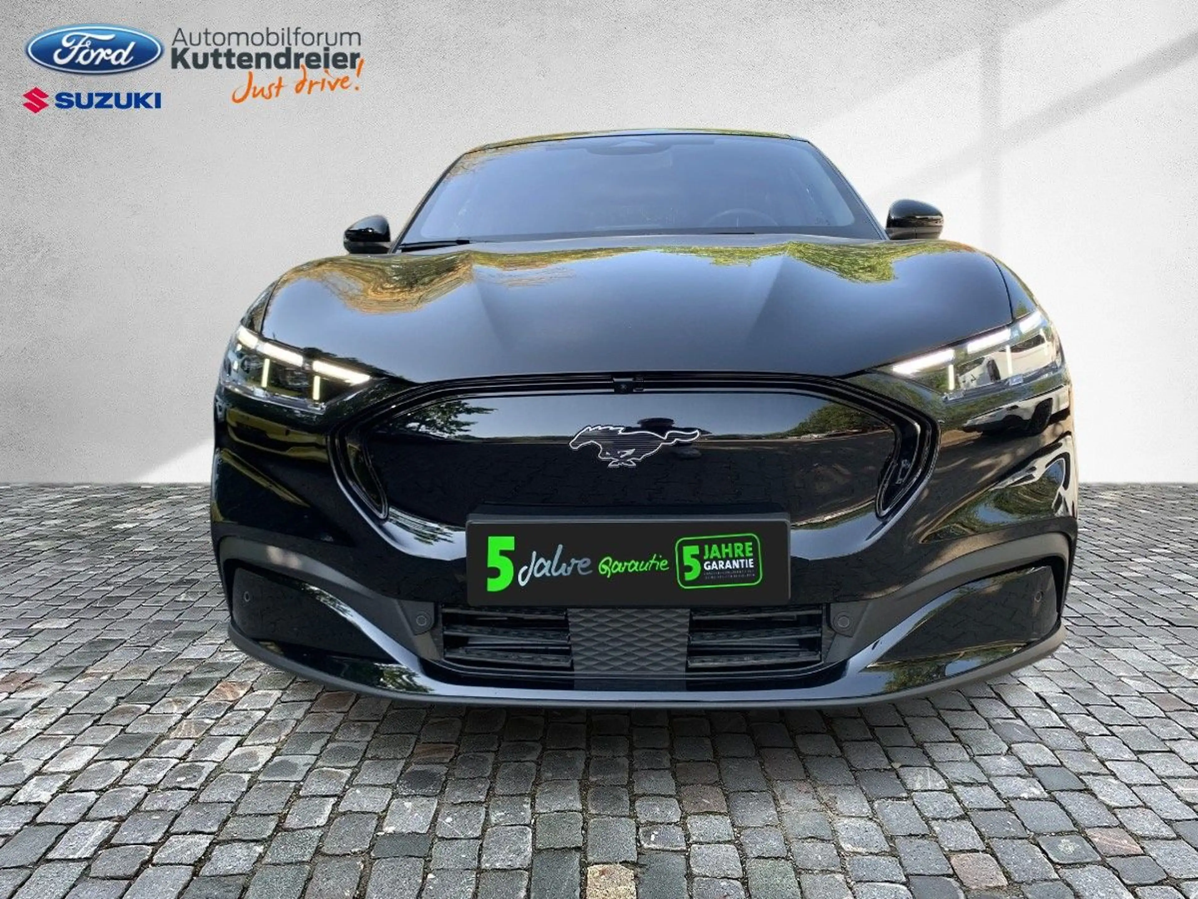 Ford Mustang Mach-E (Extended Range 99kWh) Premium SD — photo 3