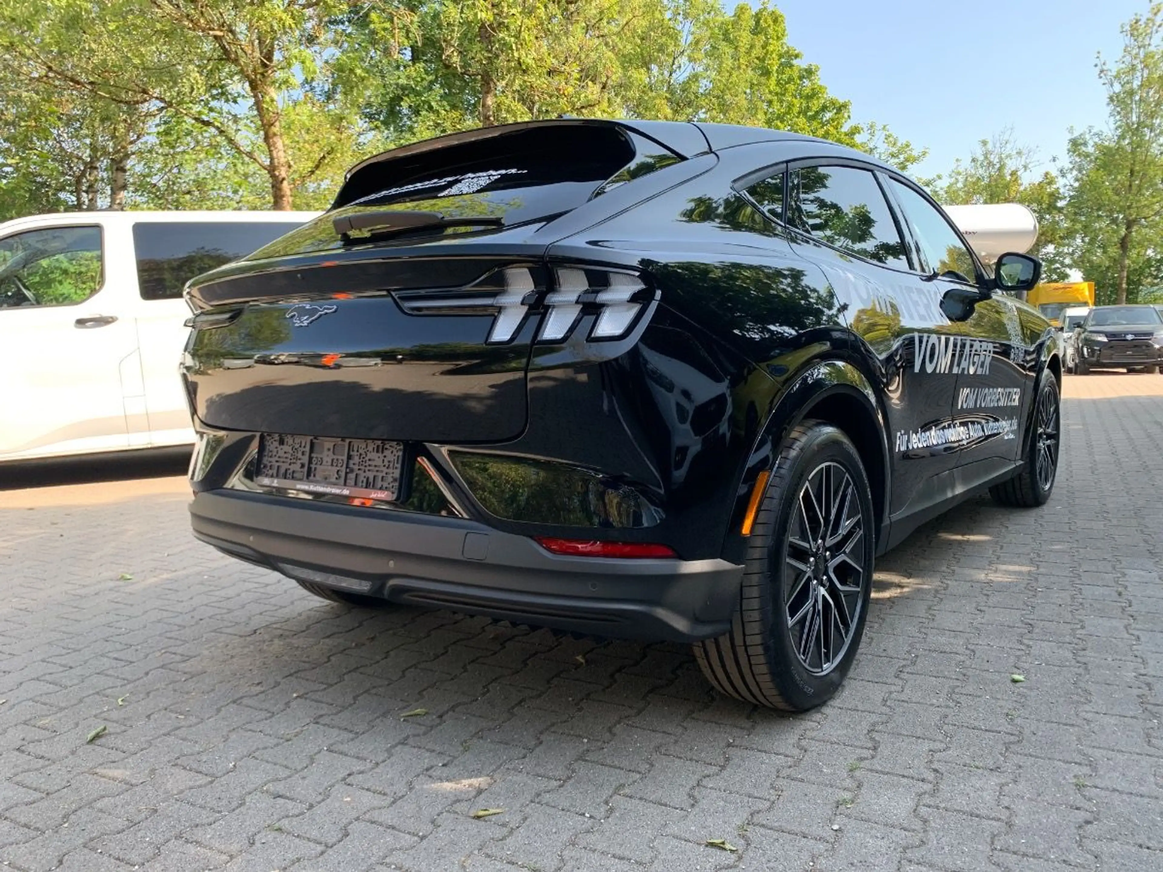 Ford Mustang Mach-E (Extended Range 99kWh) Premium SD — photo 6