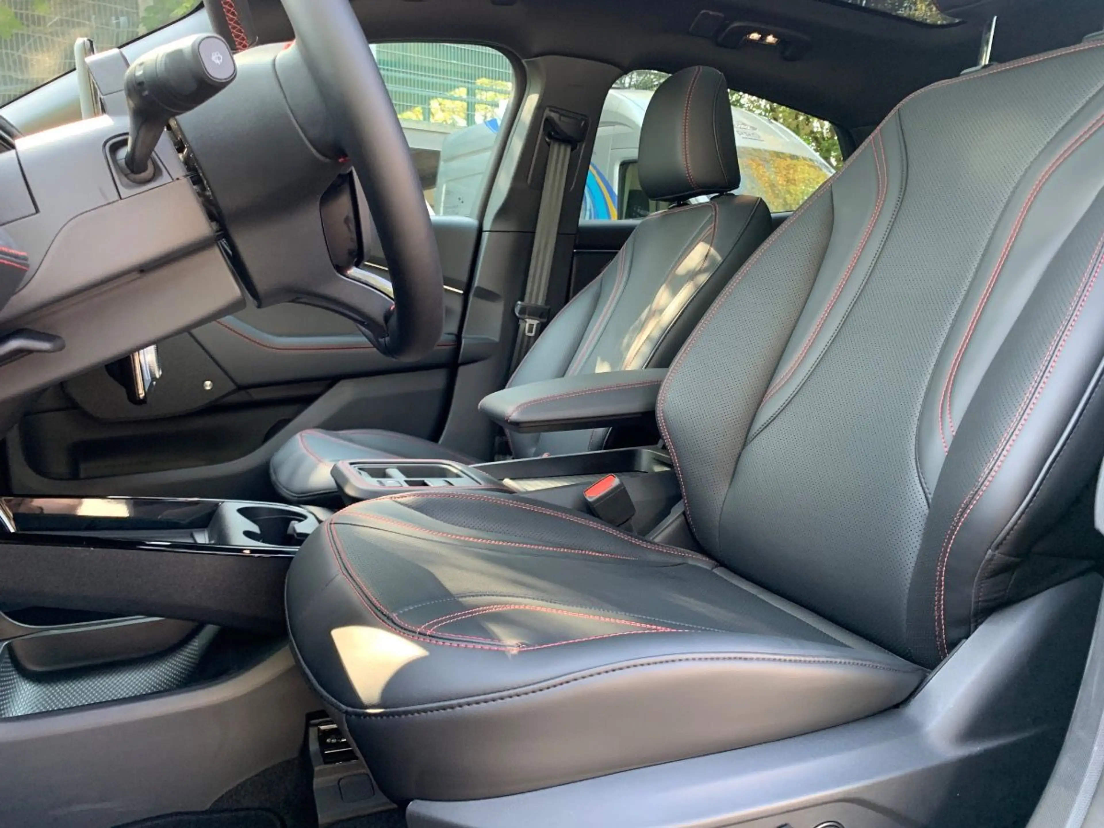 Ford Mustang Mach-E (Extended Range 99kWh) Premium SD — photo 10
