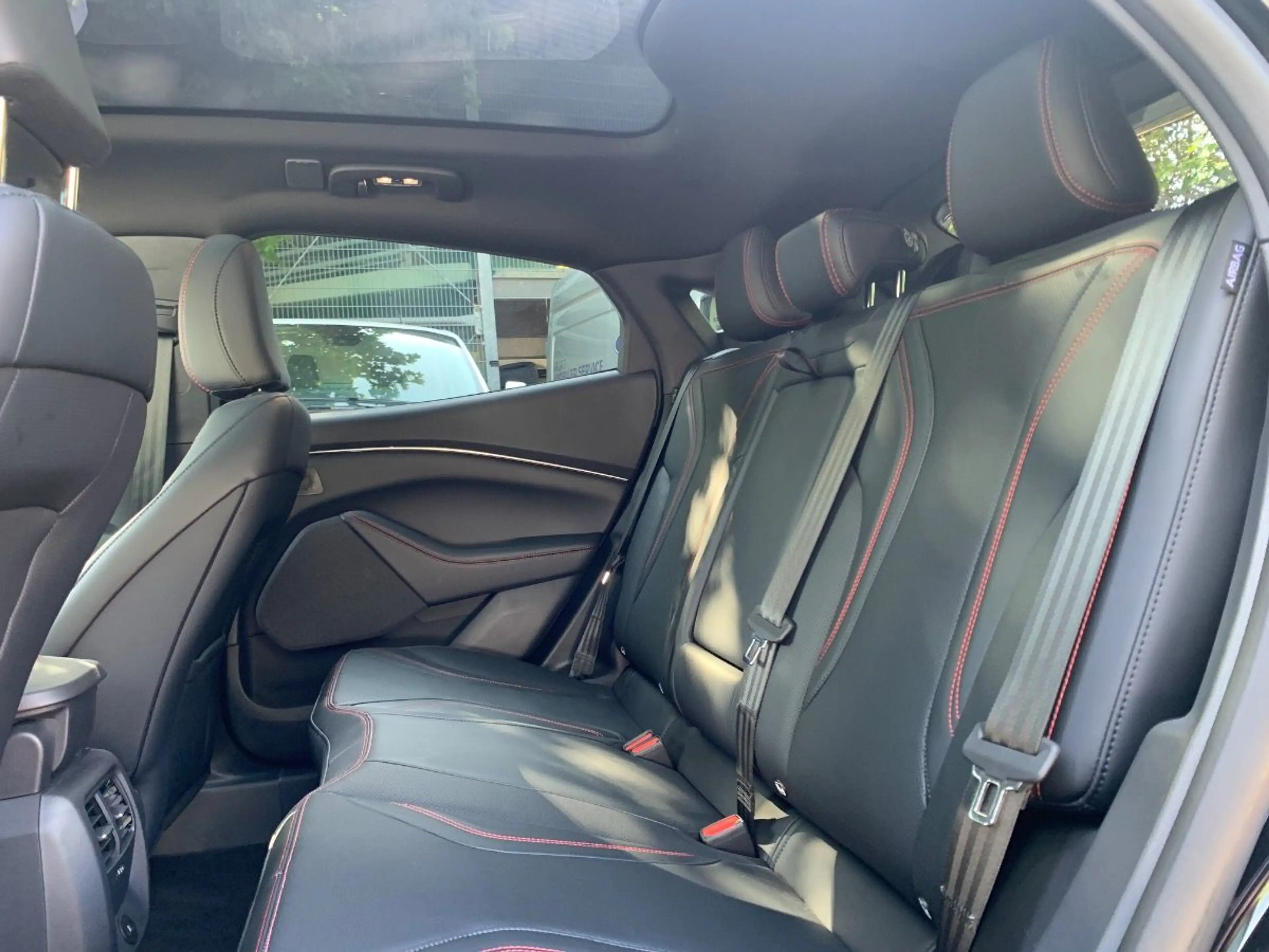 Ford Mustang Mach-E (Extended Range 99kWh) Premium SD — photo 15