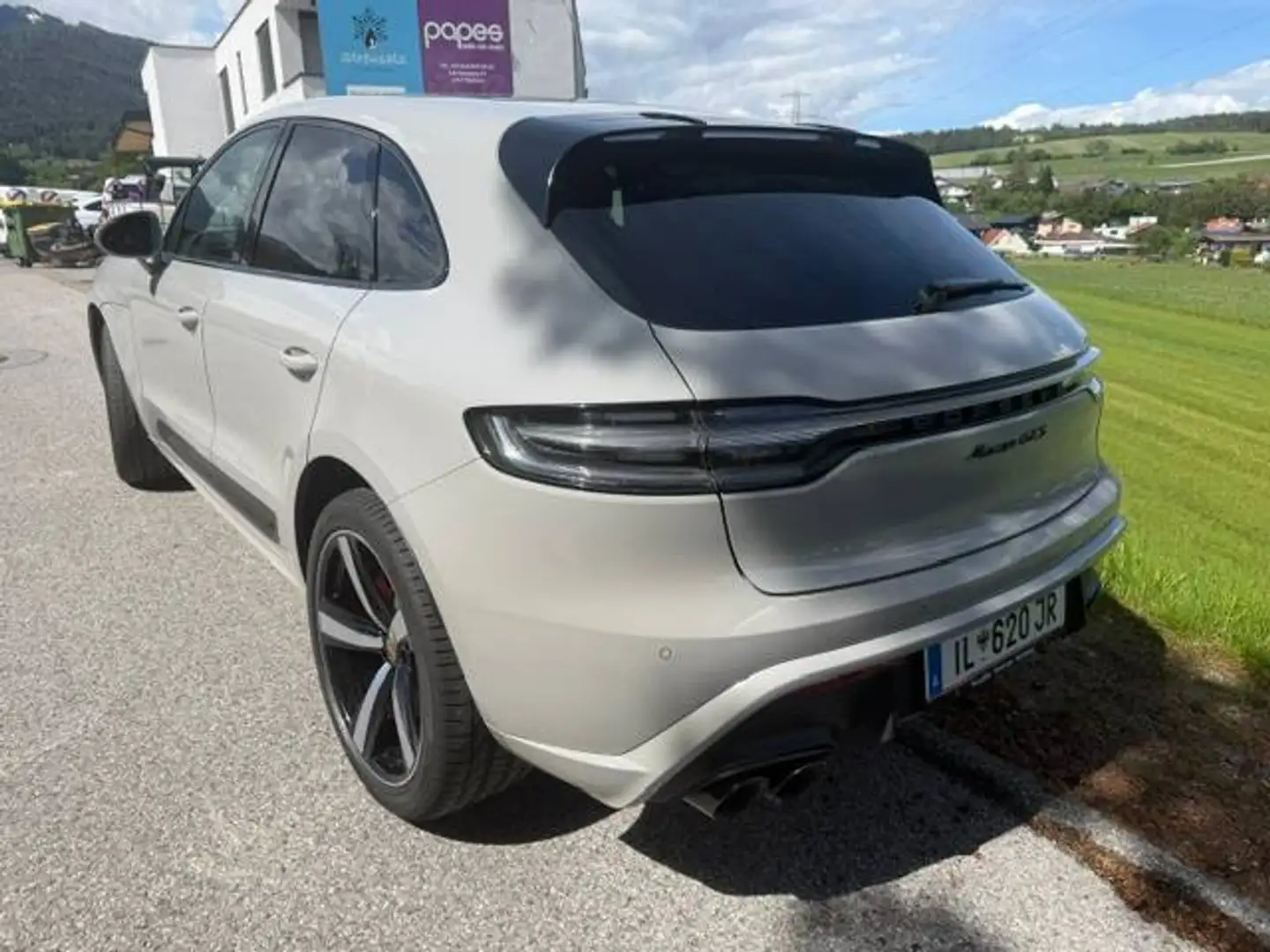 Porsche Macan Macan GTS Beige - 2