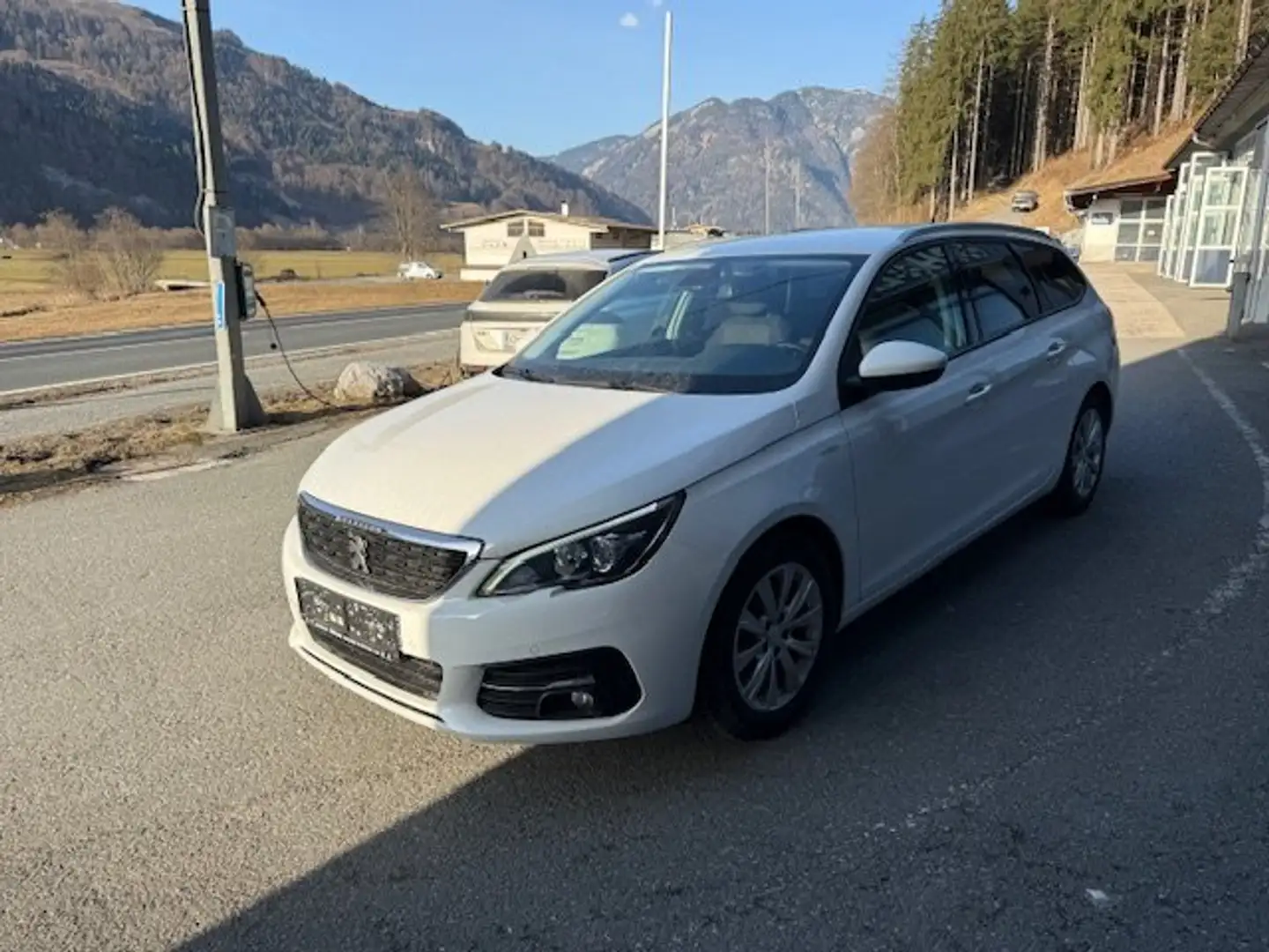 Peugeot 308 SW Style Blue HDi 130 Weiß - 2