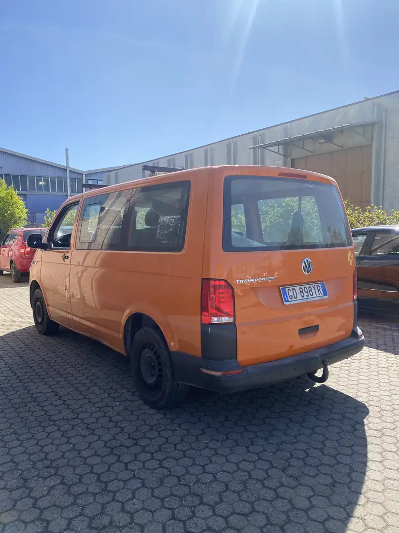 Volkswagen Transporter - 1