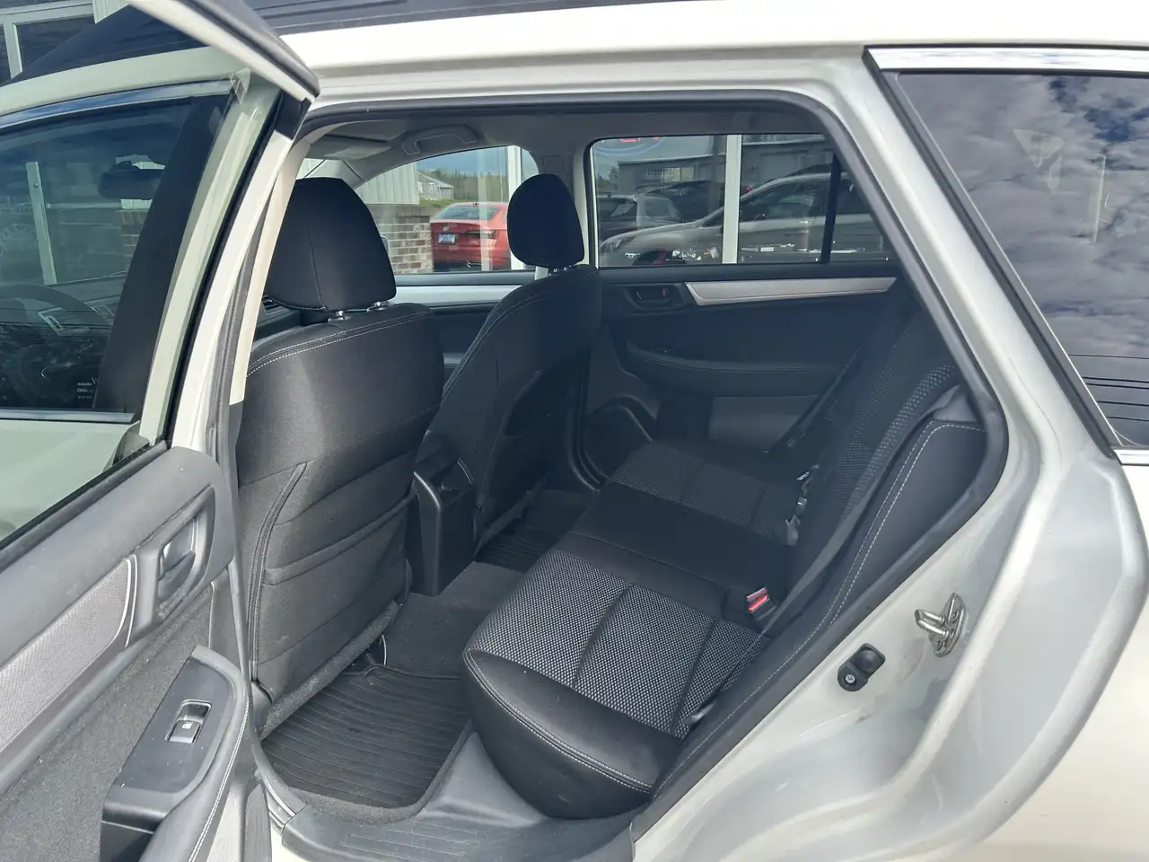 Subaru OUTBACK photo Subaru OUTBACK