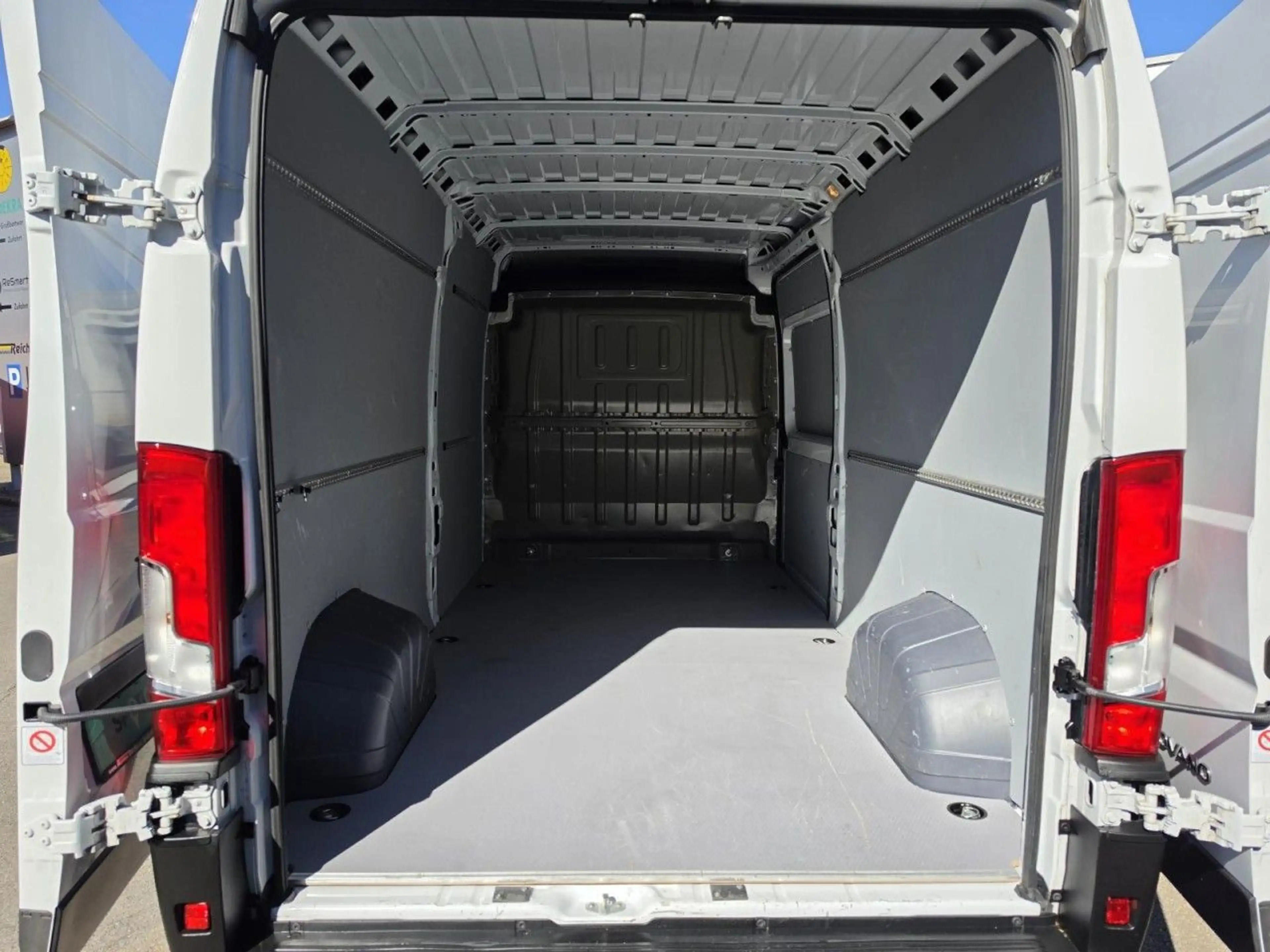 Opel Movano L3H2 2,2 NAV+PDC+AAC+270 TÜREN — photo 6