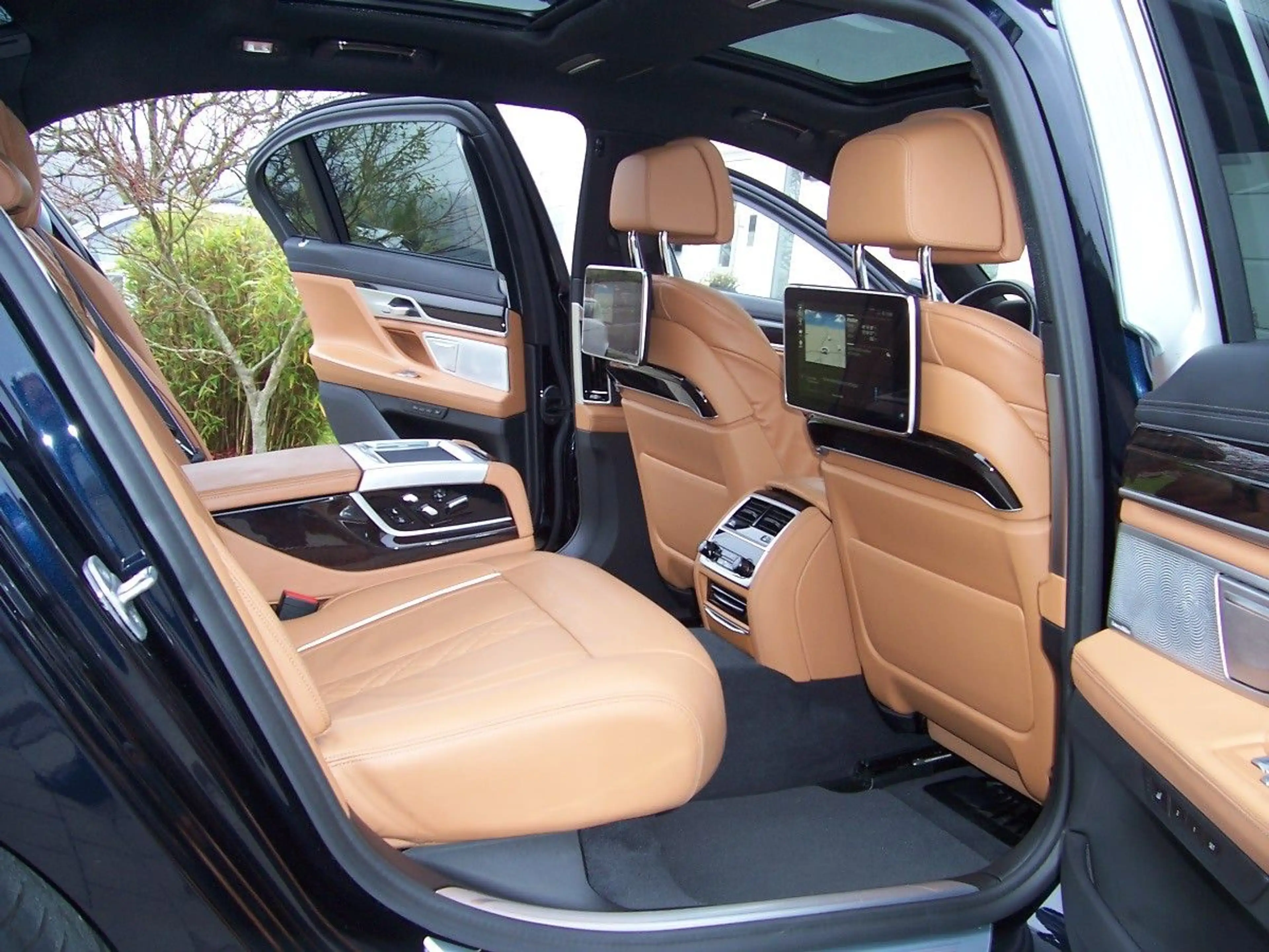 BMW 745 Le xDrive M Sportpaket 3xTV/B&W/SkyPano/Laser — photo 12