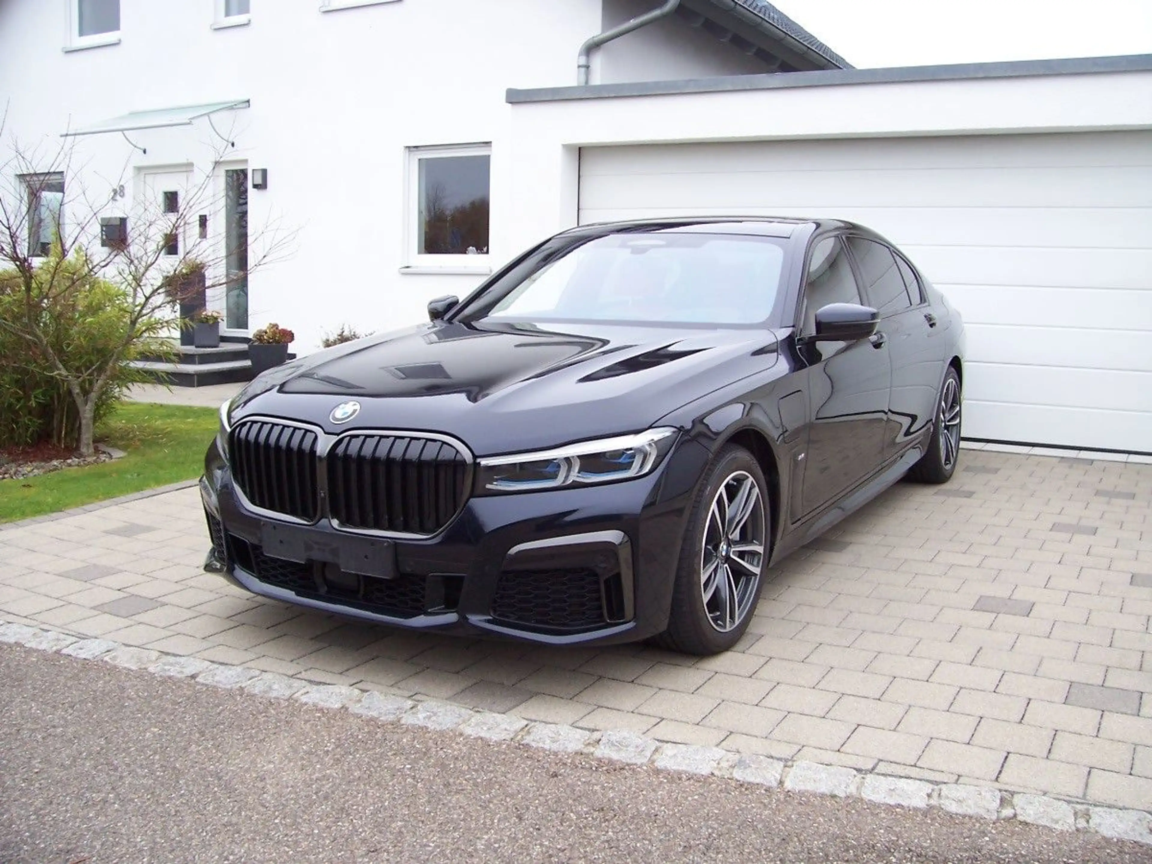 BMW 745 Le xDrive M Sportpaket 3xTV/B&W/SkyPano/Laser — photo 2