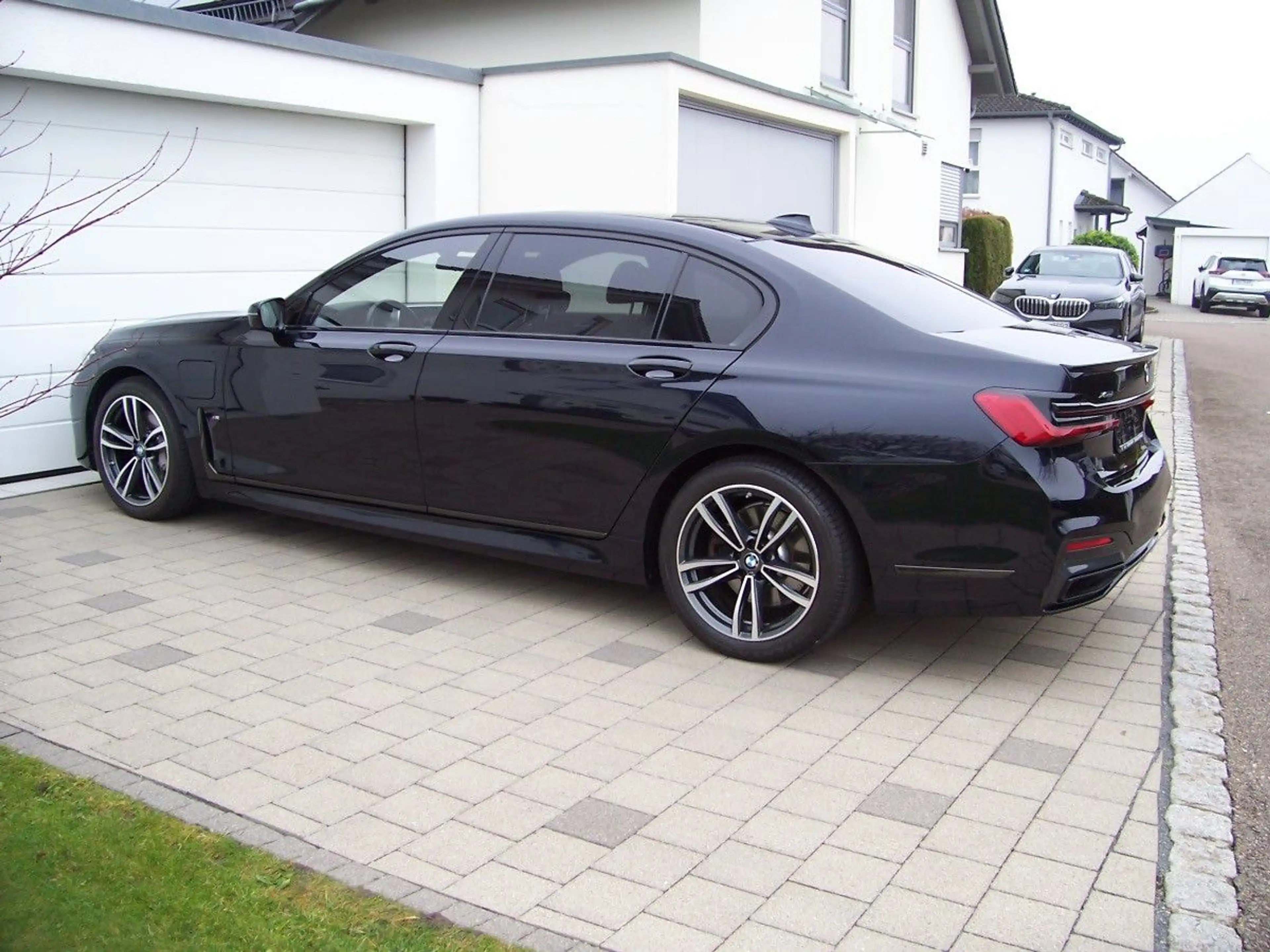 BMW 745 Le xDrive M Sportpaket 3xTV/B&W/SkyPano/Laser — photo 4