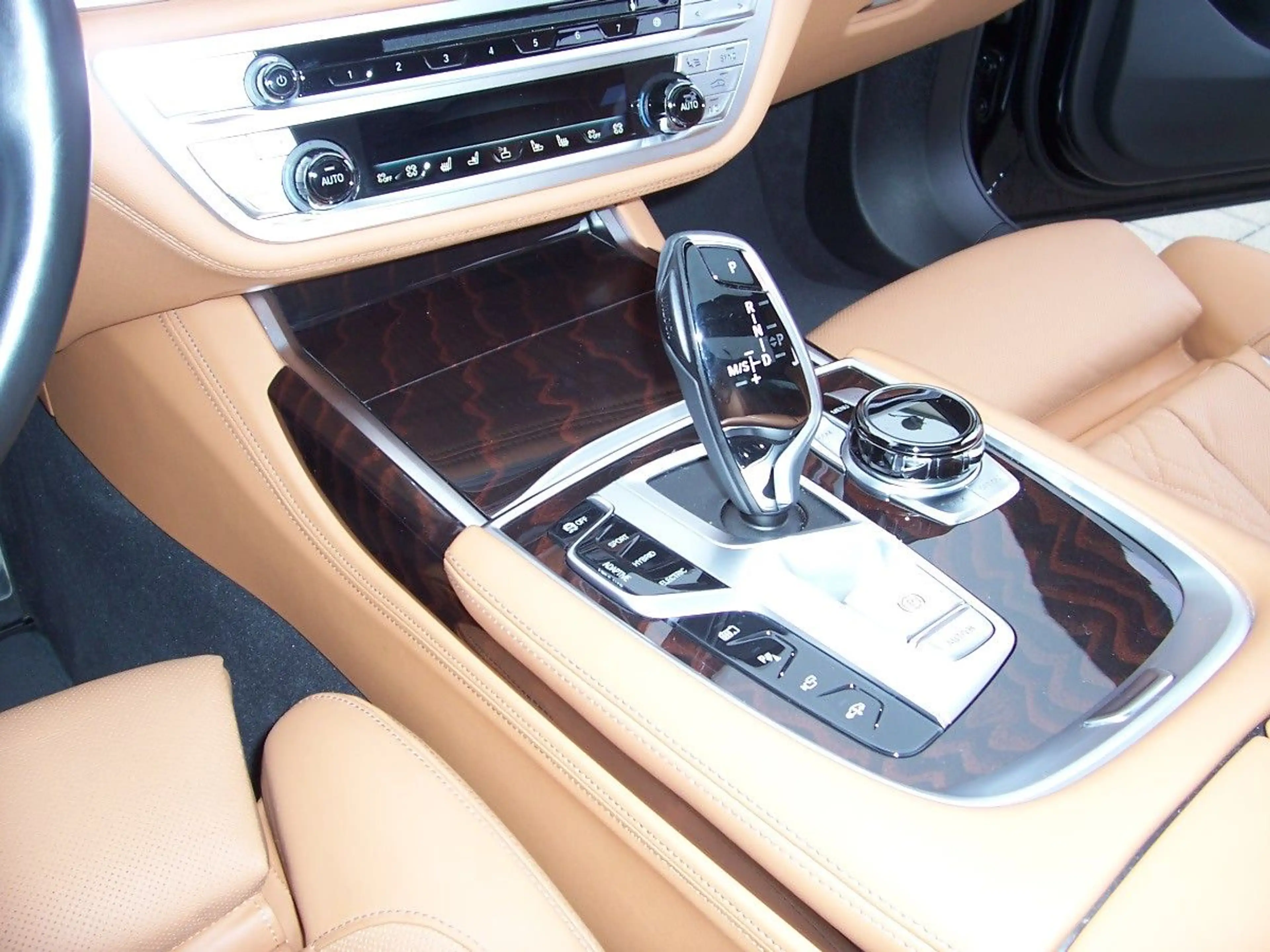 BMW 745 Le xDrive M Sportpaket 3xTV/B&W/SkyPano/Laser — photo 15
