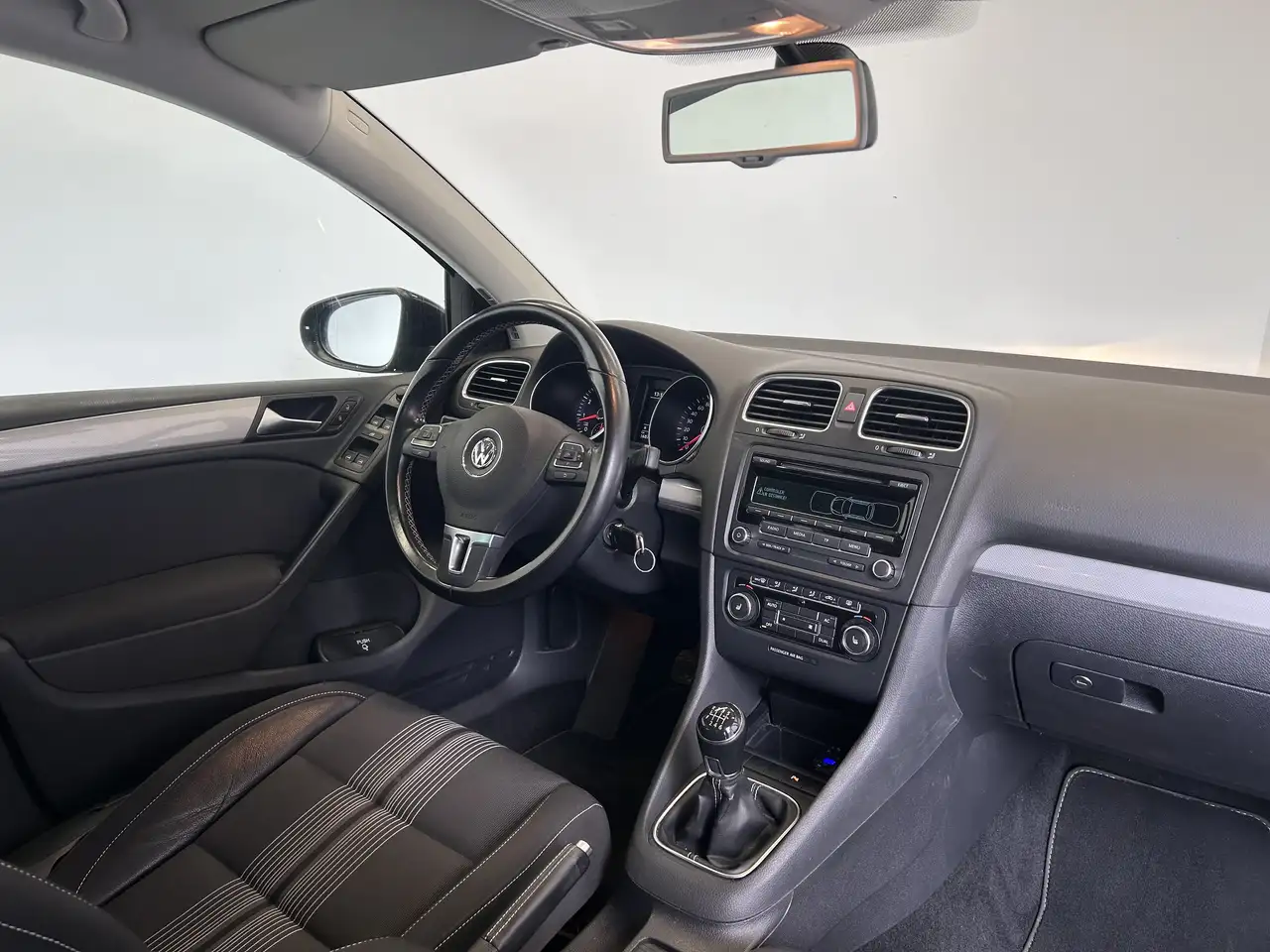 Volkswagen Golf Standard Model — photo 16