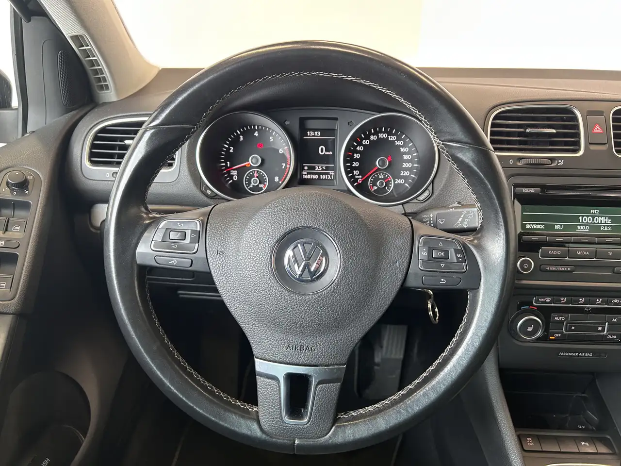 Volkswagen Golf Standard Model — photo 12