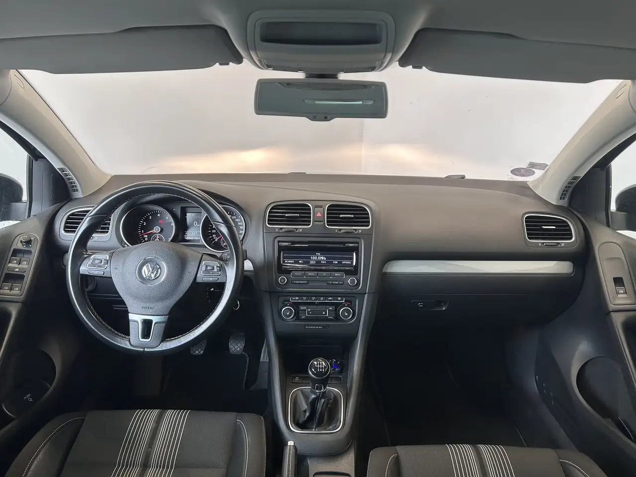 Volkswagen Golf Standard Model — photo 8