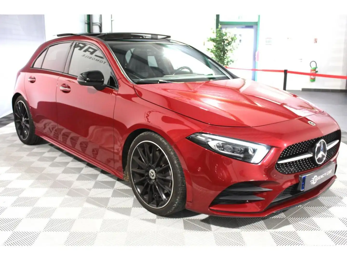 Mercedes-Benz A 220 220 d AMG LINE-TOIT OUVRANT-BURMESTER Rot - 2