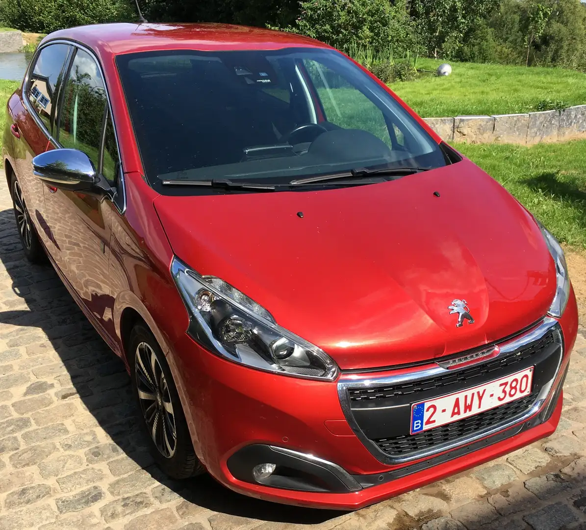 Peugeot 208 208 1.2 PureTech Tech Edition S Rood - 2