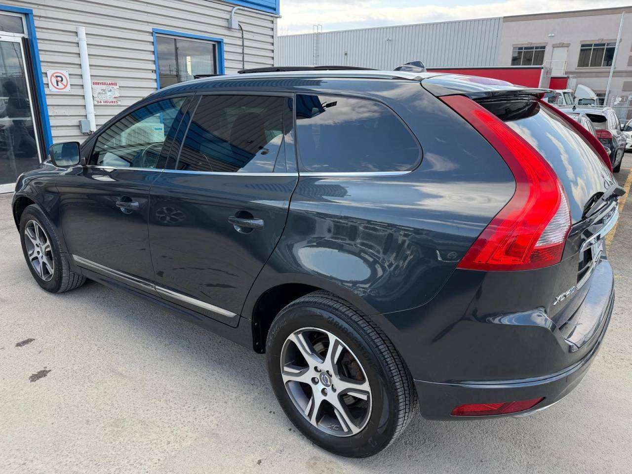 2014 Volvo XC60 T6 alt 4