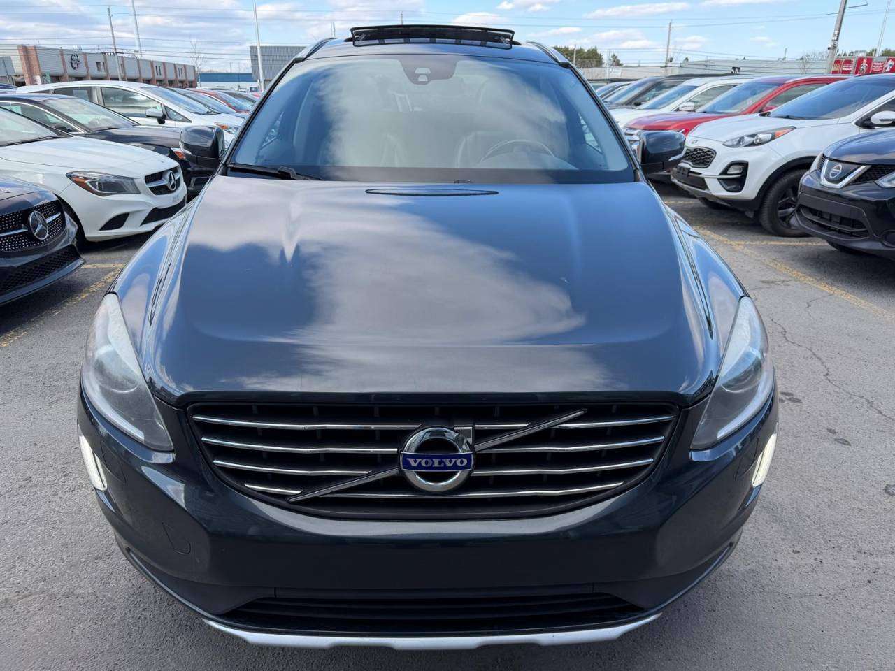 2014 Volvo XC60 T6 alt 2