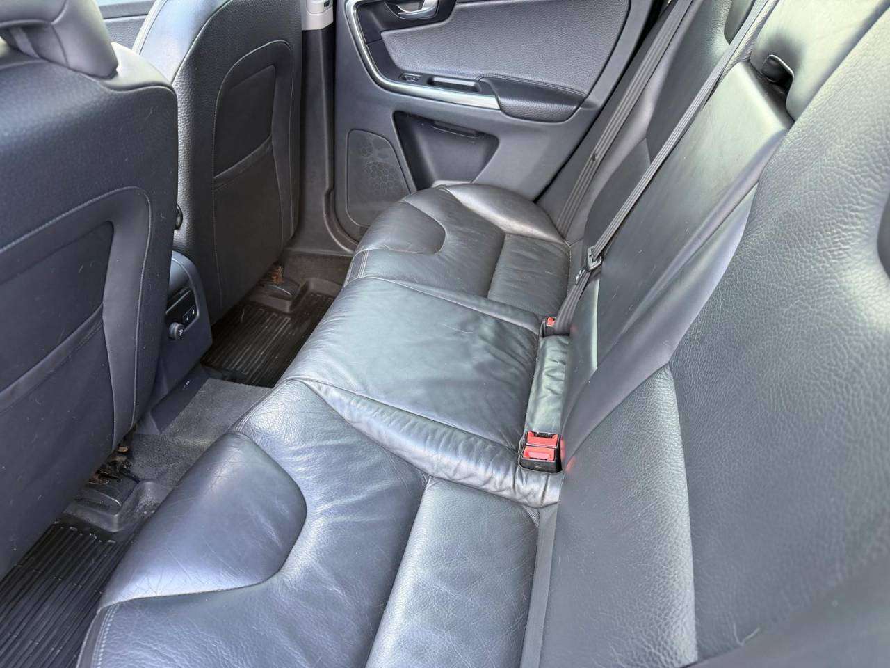 2014 Volvo XC60 T6 thumb 14