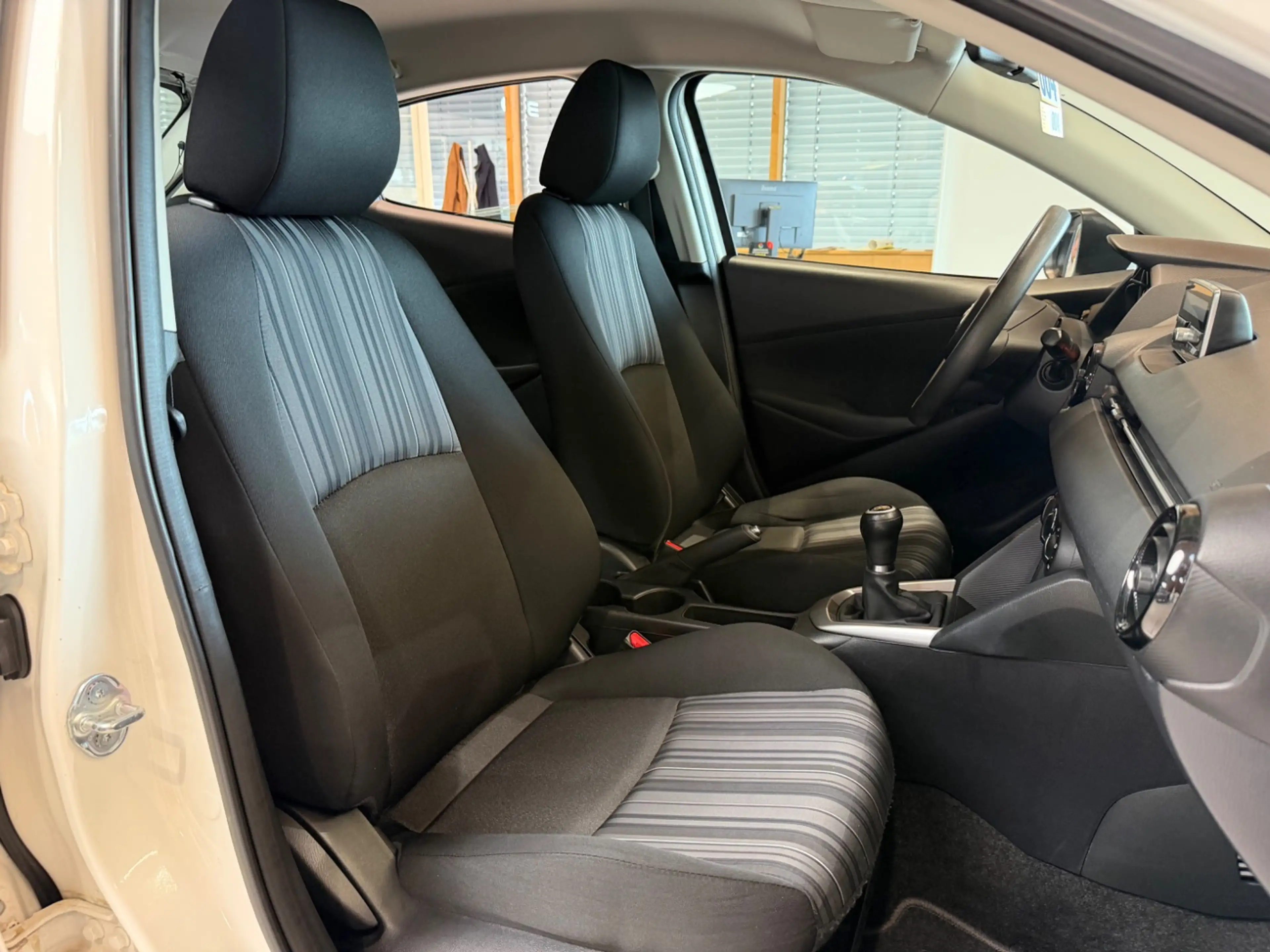Mazda 2 1.5 SKYACTIV-G 75 Prime-Line — photo 15