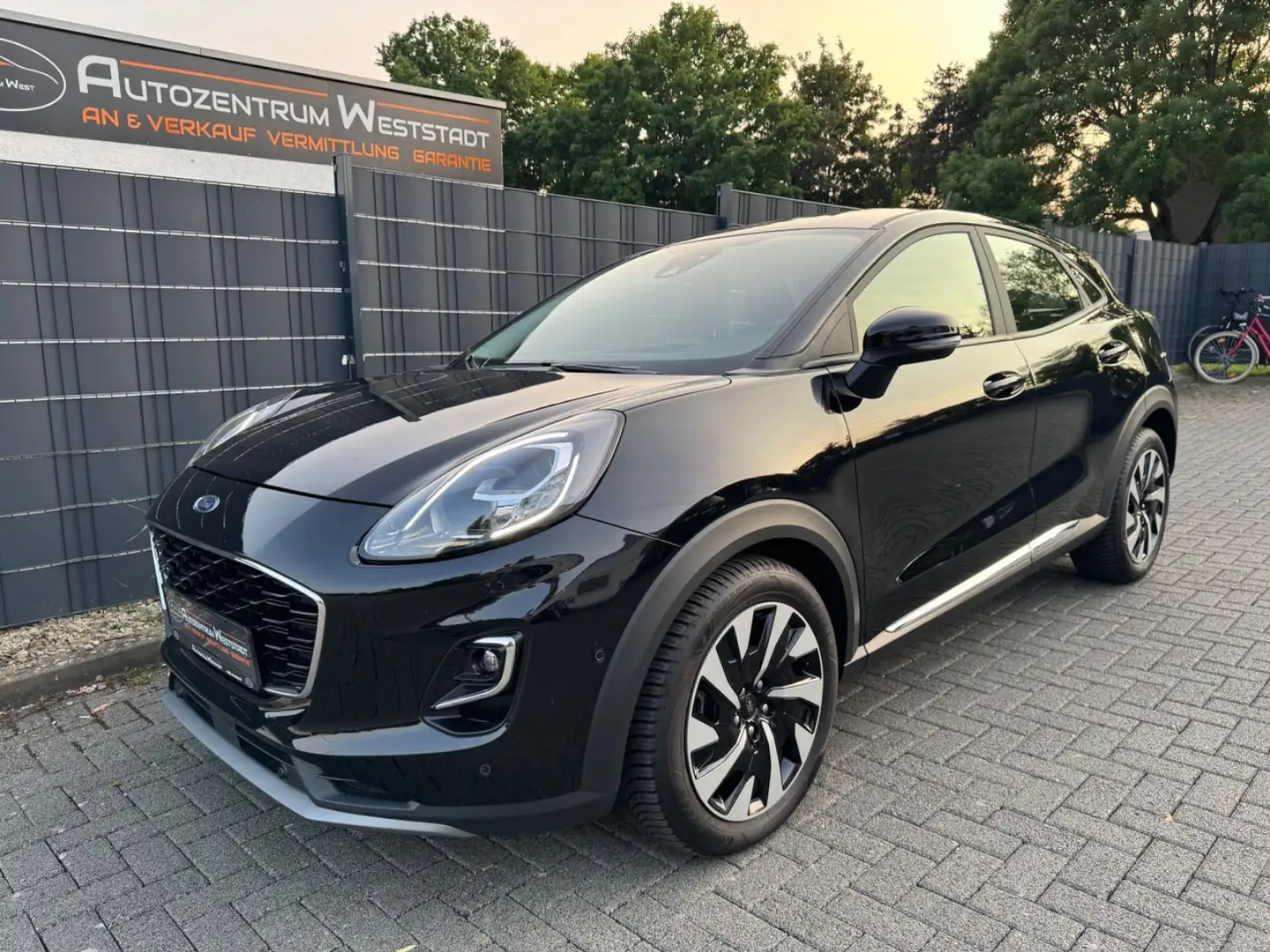 Ford Puma Titanium/ Mild-Hybrid , LED, 1 Hand. Negro - 1