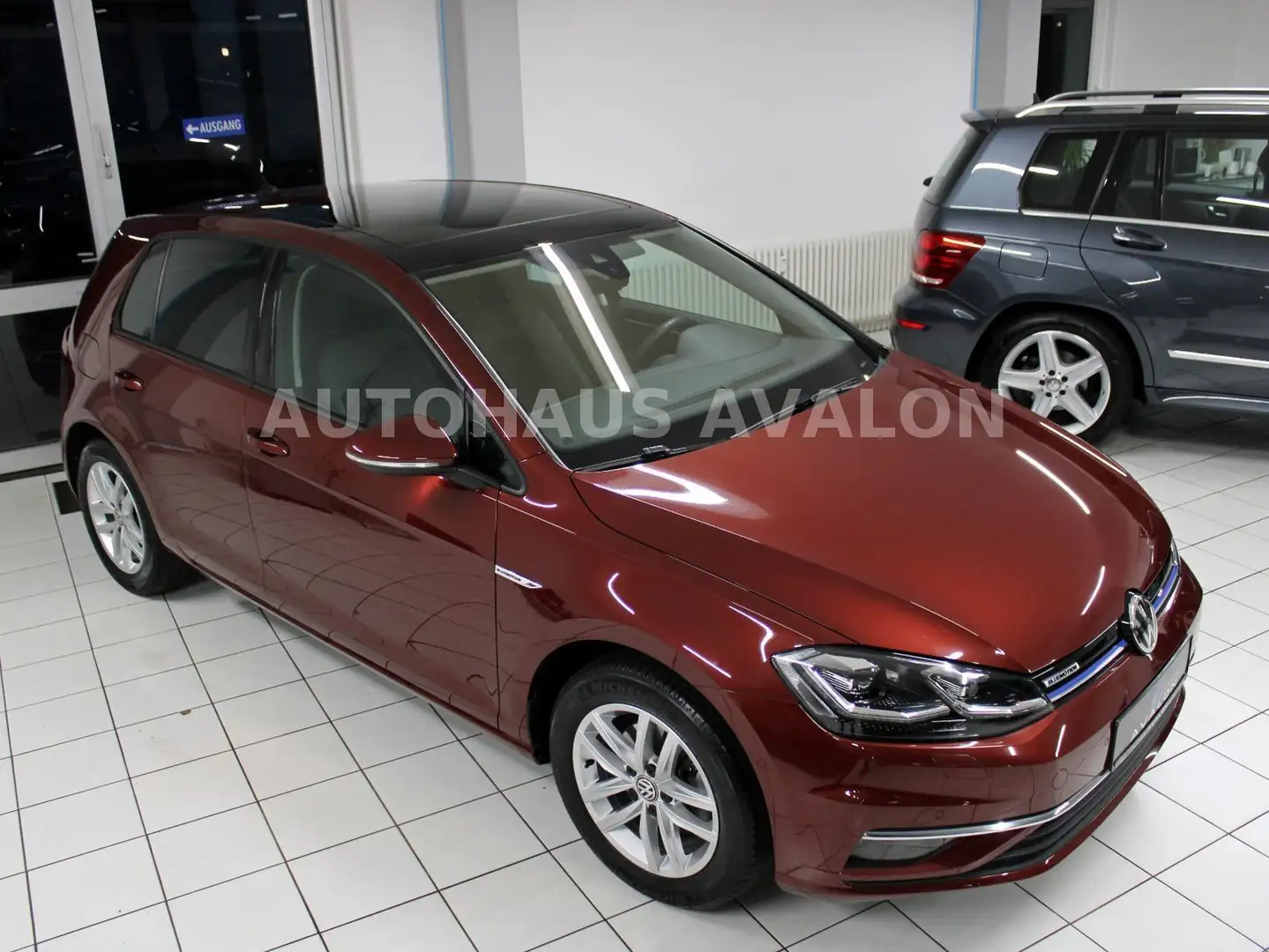 Volkswagen Golf 7 1.5 TGI HIGHLINE*PANO~LED~KAM~STANDHZ~AHK Rouge - 2