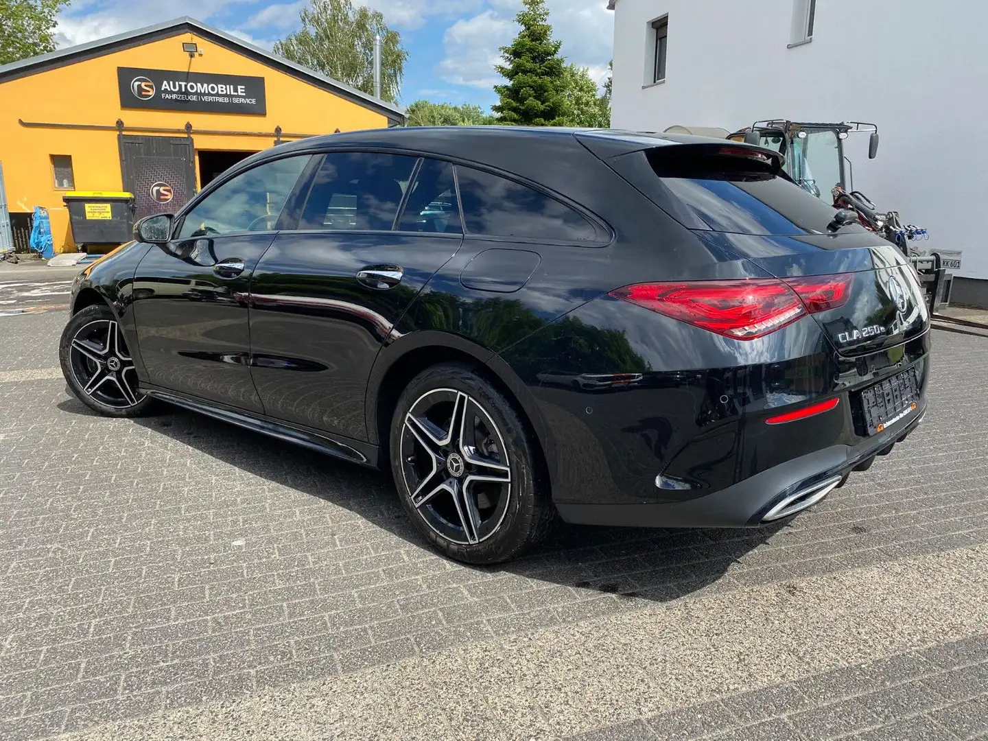 Mercedes-Benz CLA 250 e Shooting Brake -AMG Line+LED+MBUX+NIGHT Noir - 1