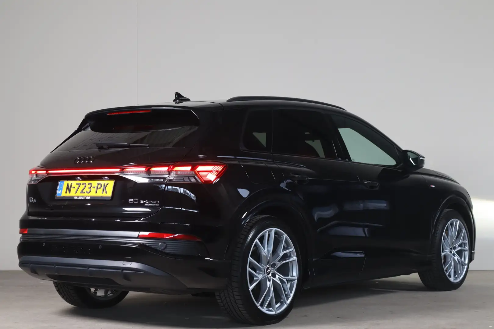 Audi Q4 e-tron 50 quattro Launch edition S Competition 77 kWh - N Noir - 2
