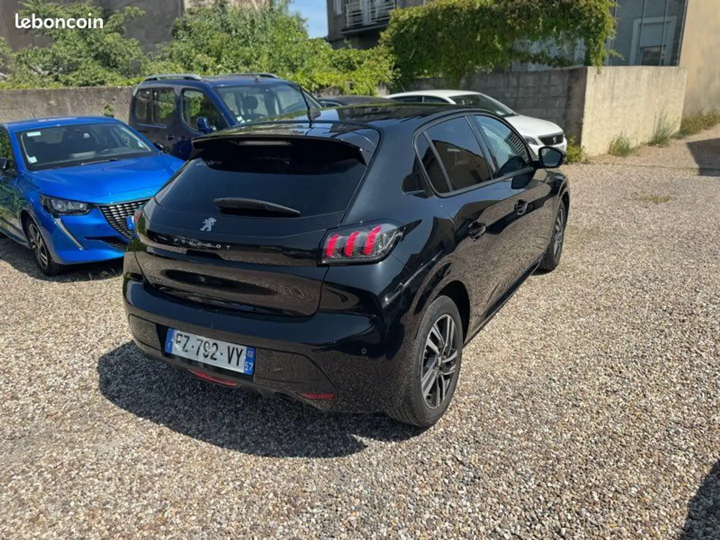 Peugeot 208 1.5hdi 100CH allure Noir - 2