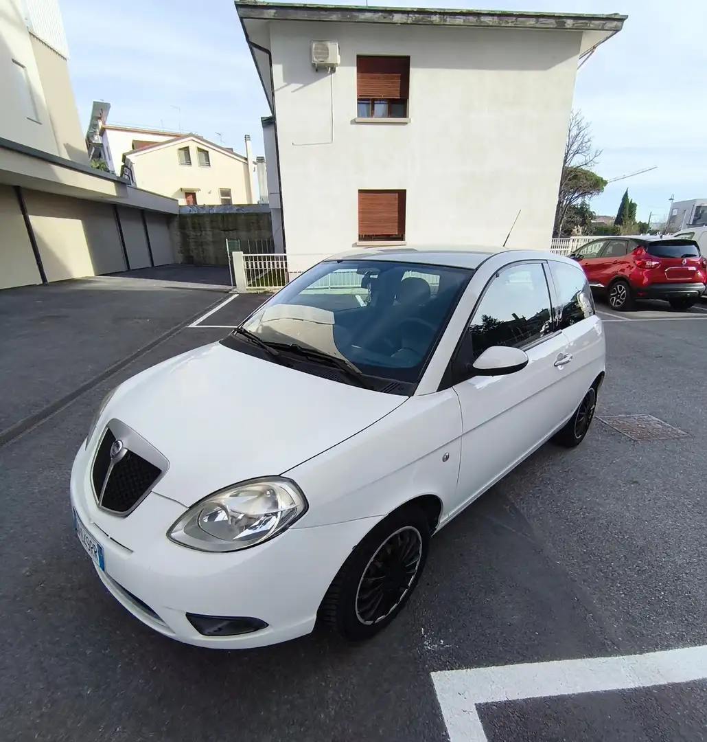 Lancia Ypsilon 1.2 8v New Oro (oro) - 1