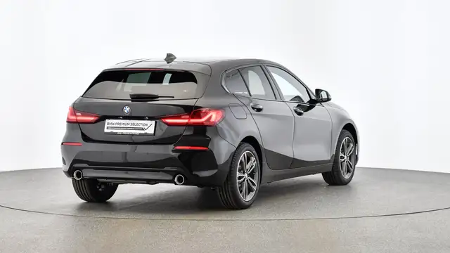 BMW 1 Series view 3