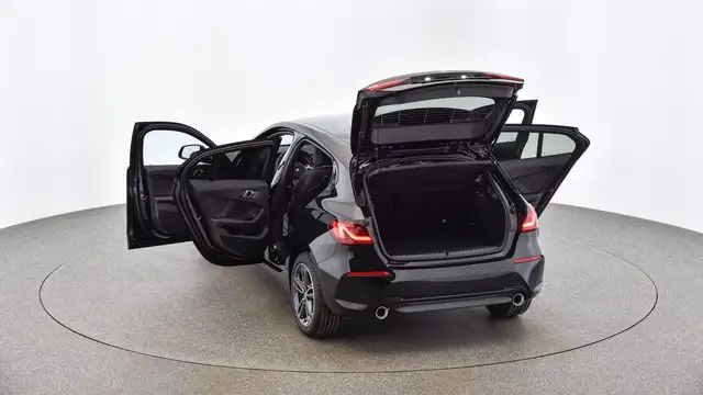 BMW 1 Series view 4