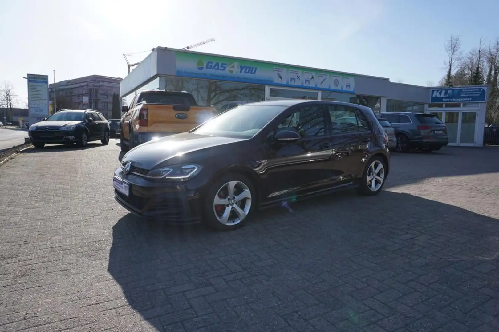 Volkswagen Golf VII Lim. GTI Top Fahrzeug Finanzierung mögl Noir - 1
