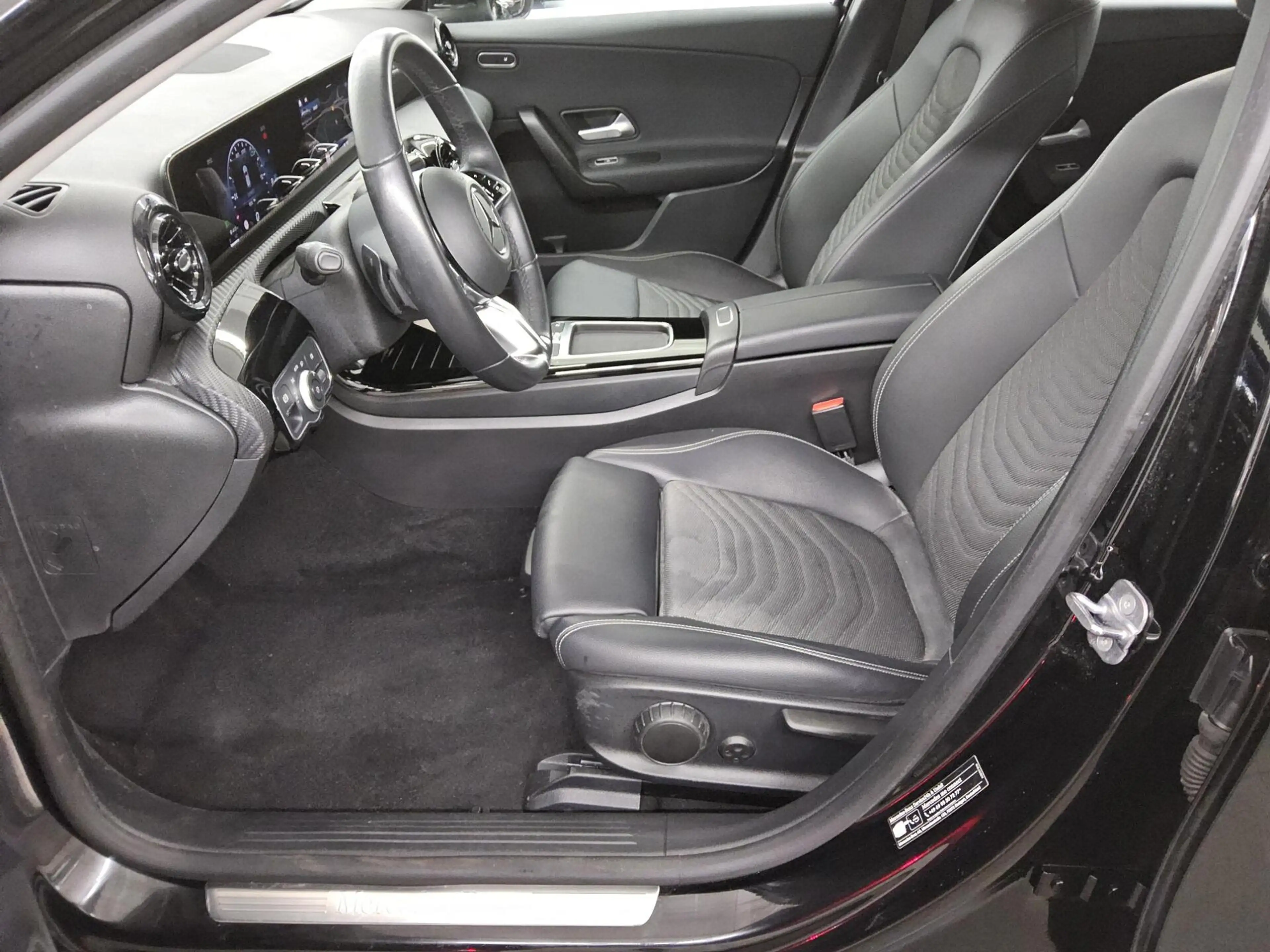 Mercedes-Benz A 200 A 200 T-LEDER NAVI KLIMA RADIO MFL SHZ VC PDC LED RFK MBUX — photo 9