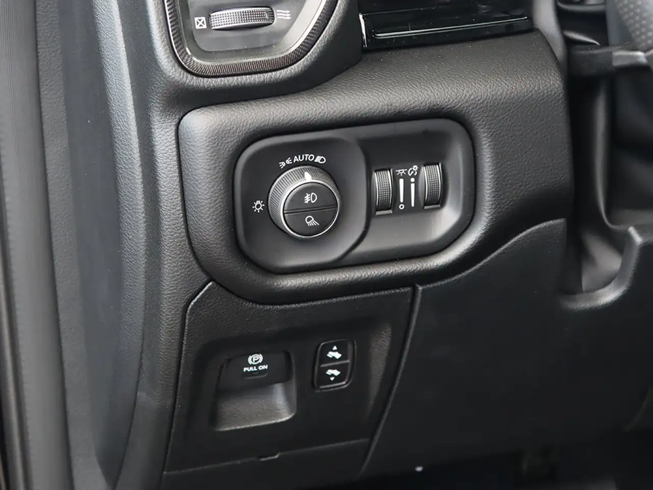 RAM 1500 photo RAM 1500