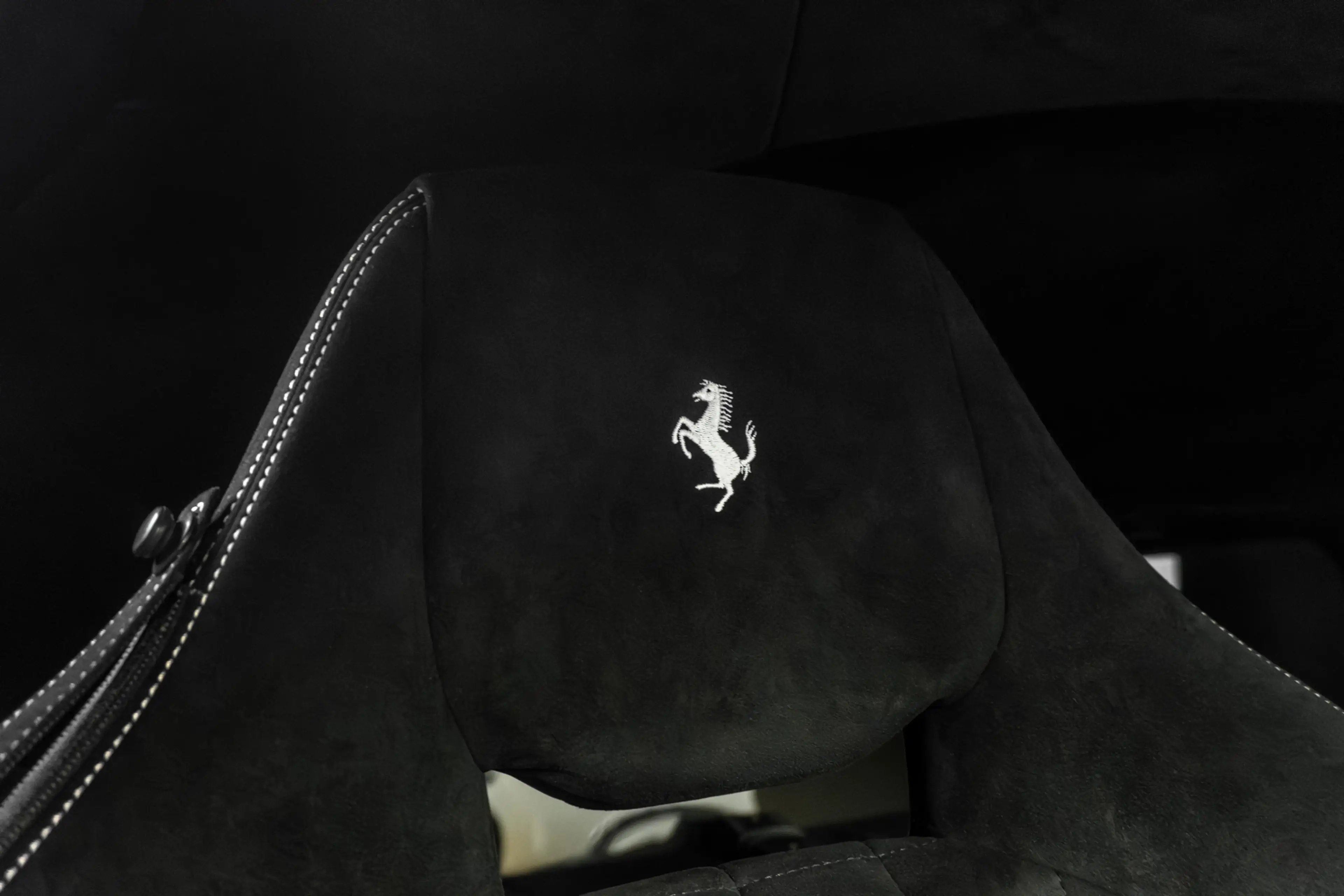 Ferrari 812 Competizione - Verde Jewel - Atelier - 1 of 999 — photo 13