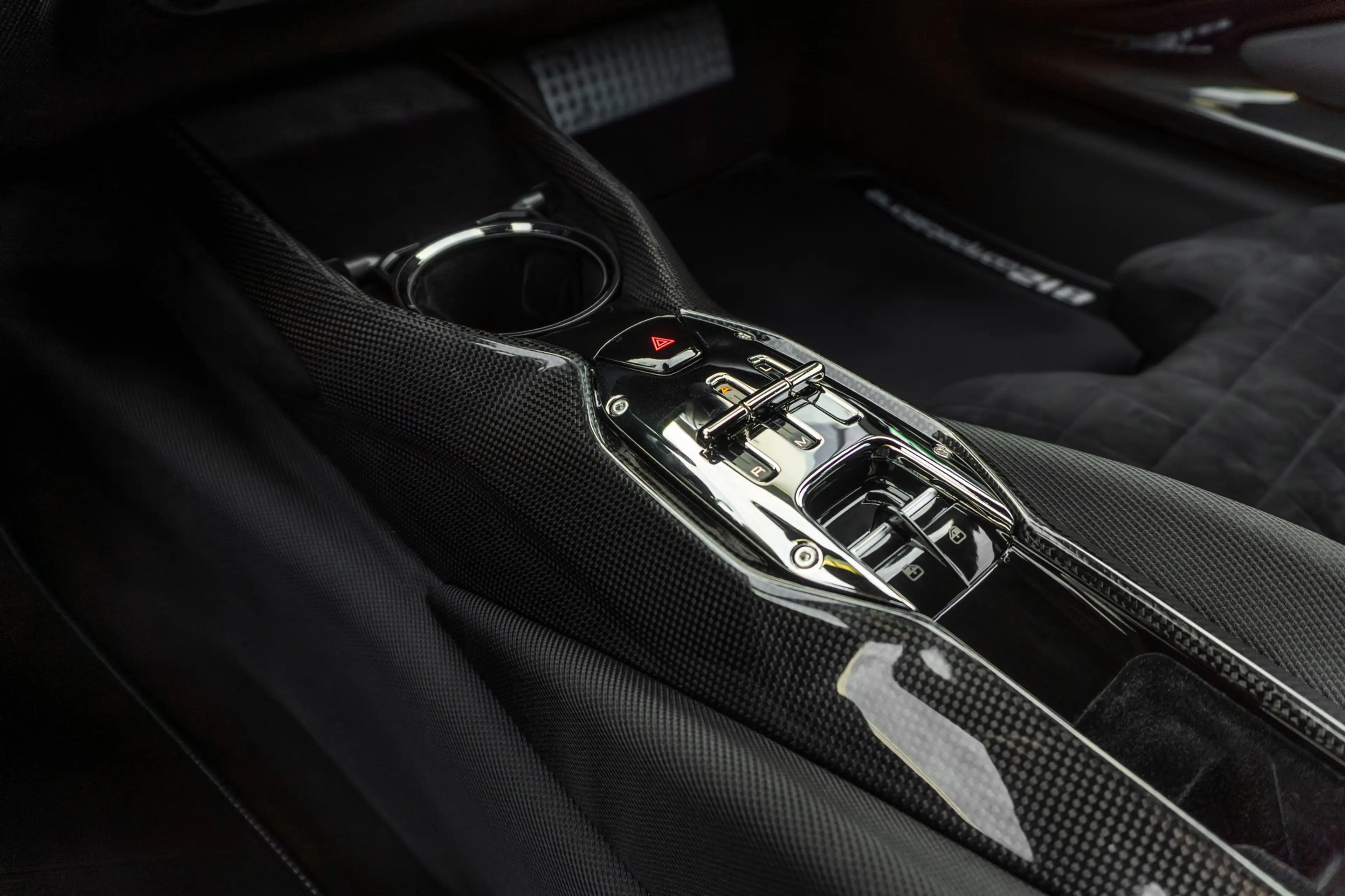 Ferrari 812 Competizione - Verde Jewel - Atelier - 1 of 999 — photo 10