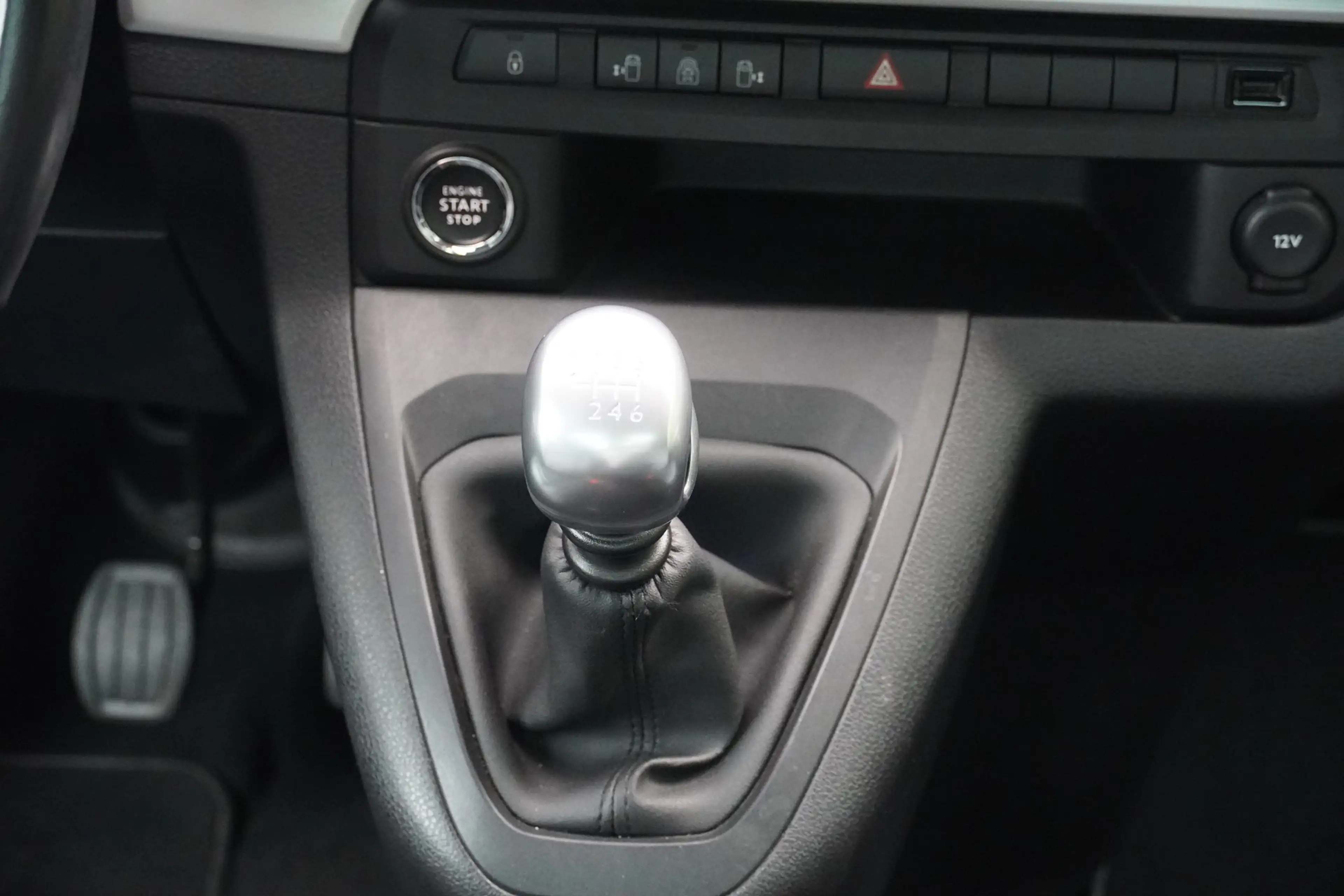 Peugeot Traveller 1.5 Blue-HDi Allure L2 AHK ACC Navi — photo 12