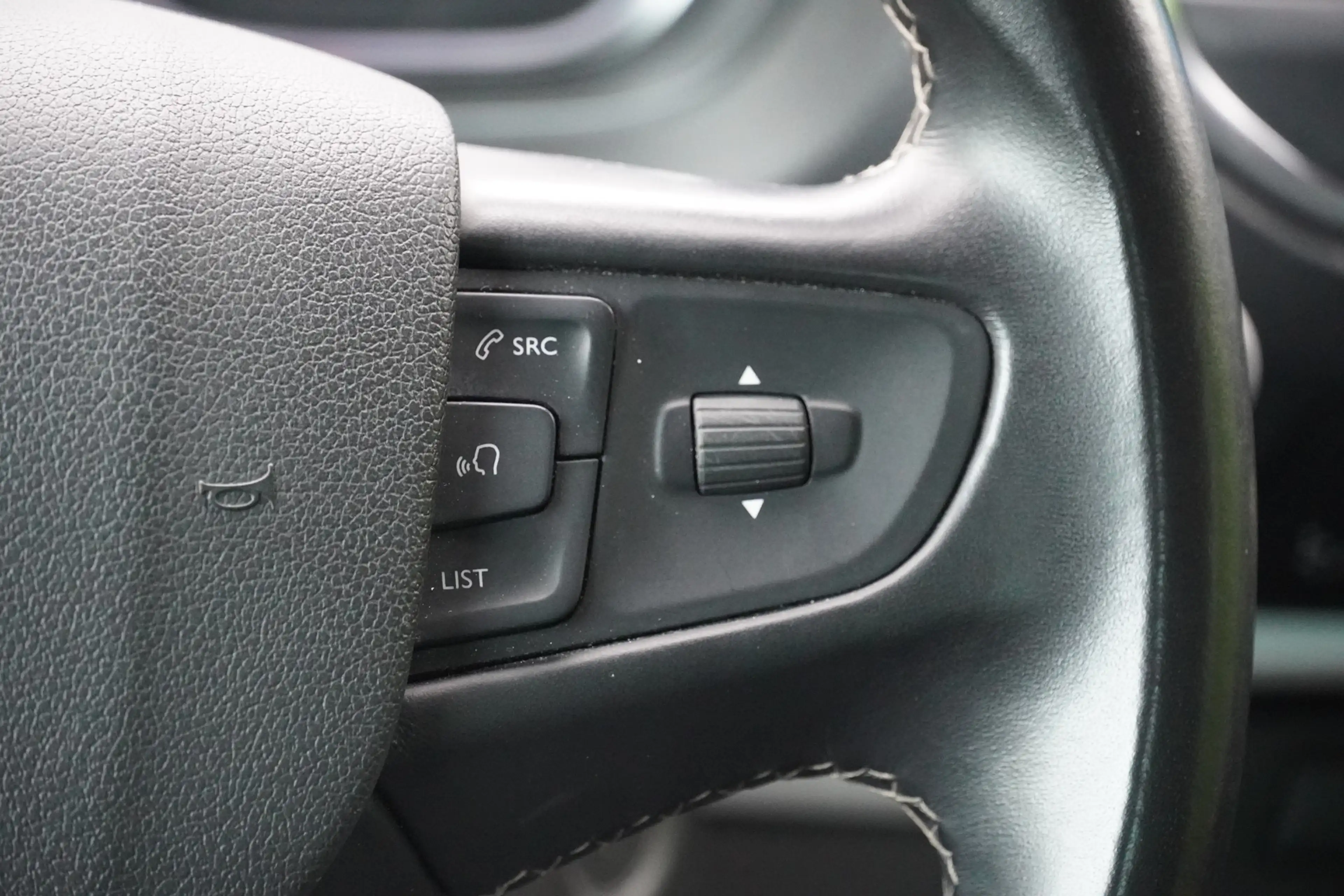 Peugeot Traveller 1.5 Blue-HDi Allure L2 AHK ACC Navi — photo 15
