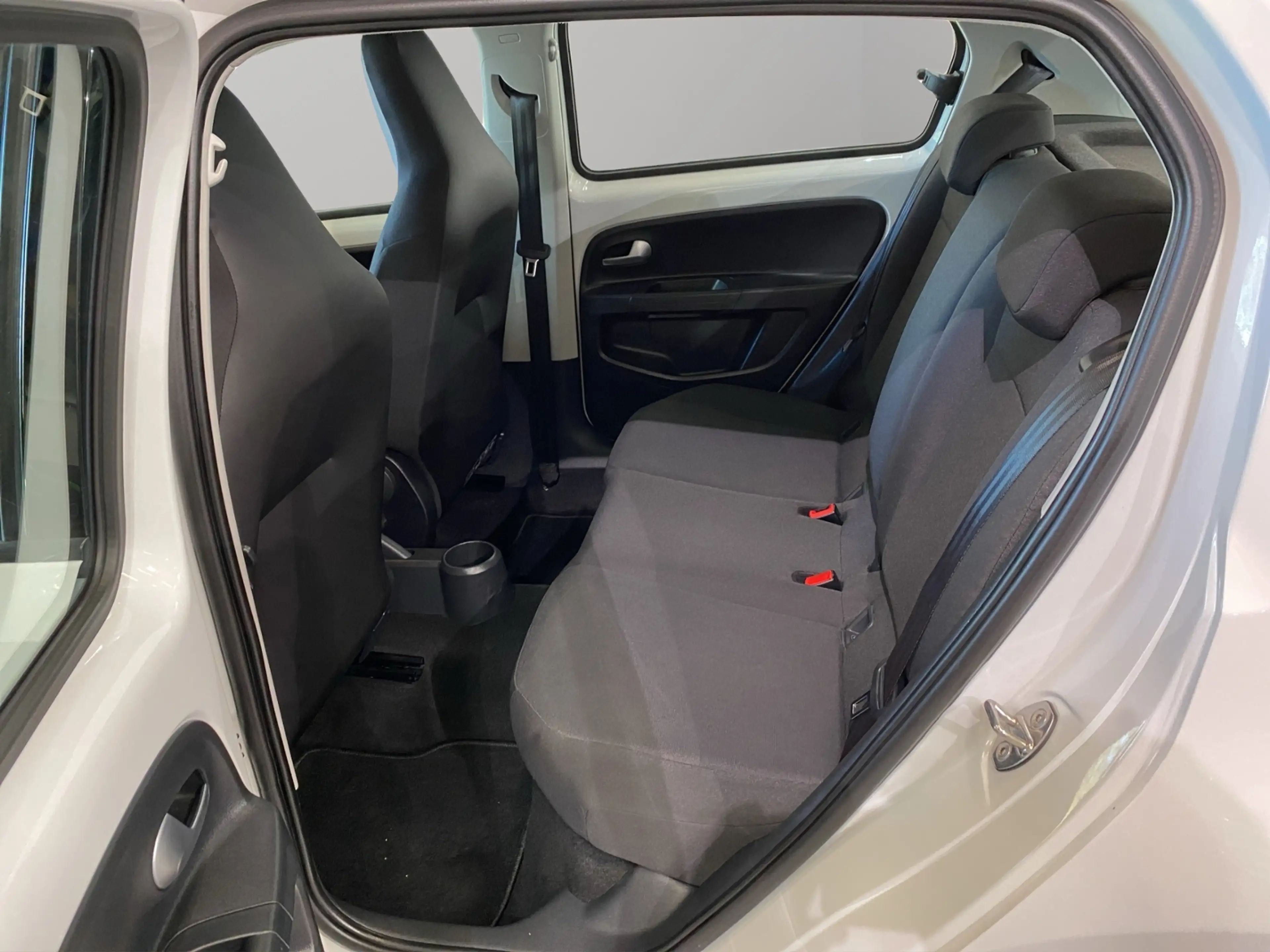 Volkswagen up! 1.0 MPI Move / RFK Einparkhilfe — photo 9