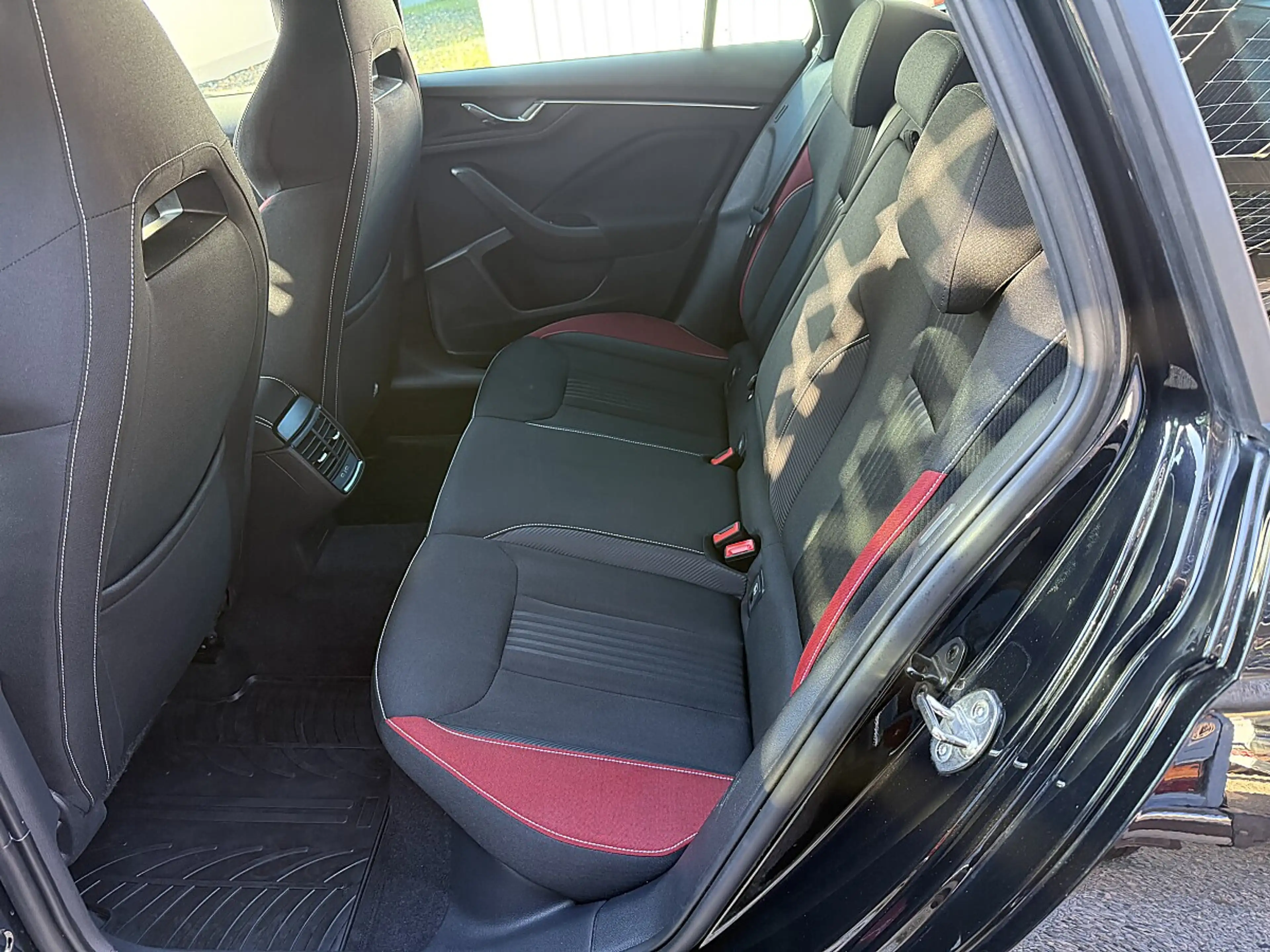 Skoda Kamiq 1.5 TSI Monte Carlo OPF (EURO 6d) — photo 8