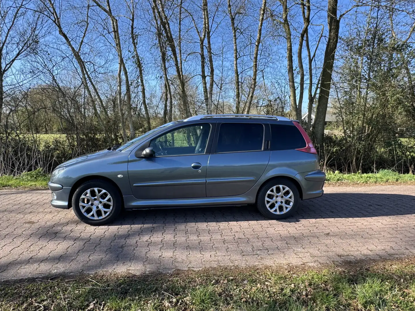 Peugeot 206 1.4 Air-line 3 | Carplay Gris - 2