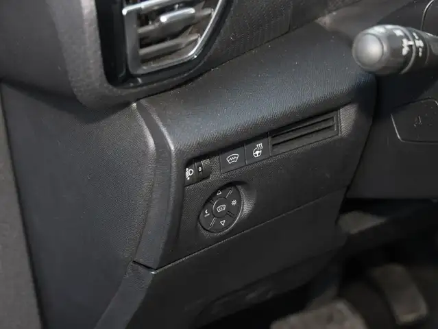 Citroen C4 view 8