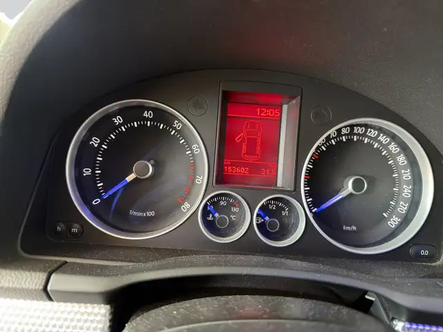 Volkswagen Golf view 12