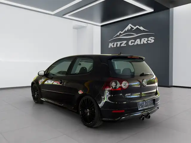 Volkswagen Golf view 3