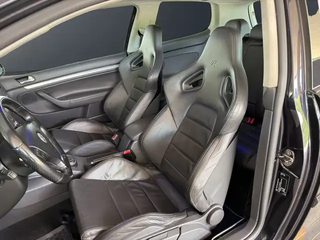 Volkswagen Golf view 2