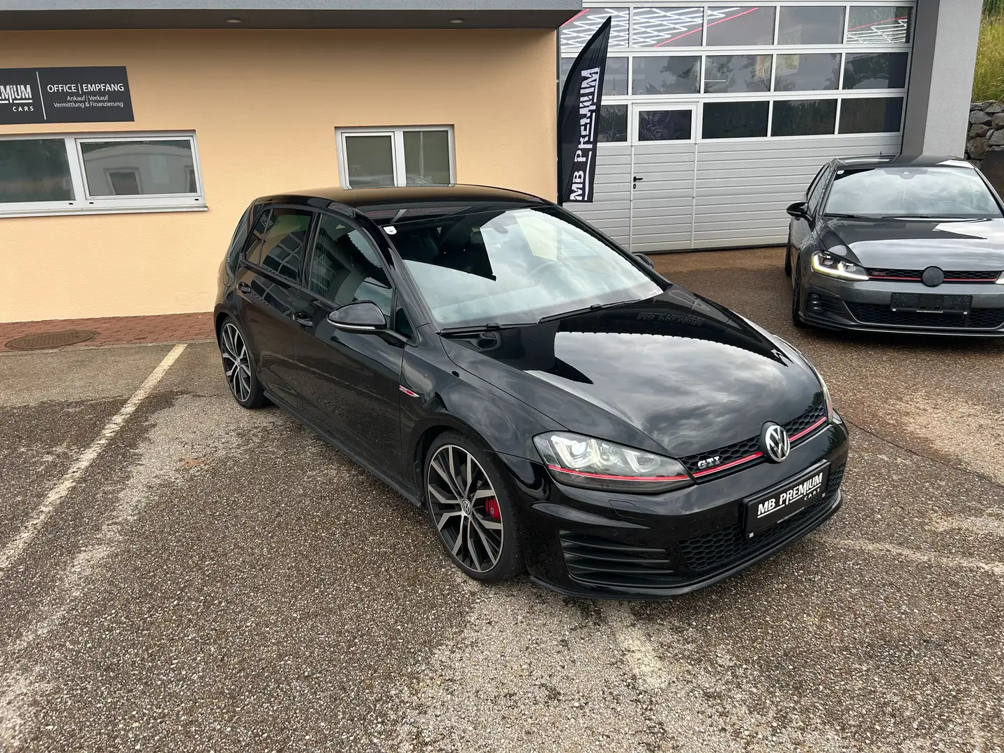 Volkswagen Golf GTI GTI Performance *SCHALTER*TOP-ZUSTAND* Schwarz - 2