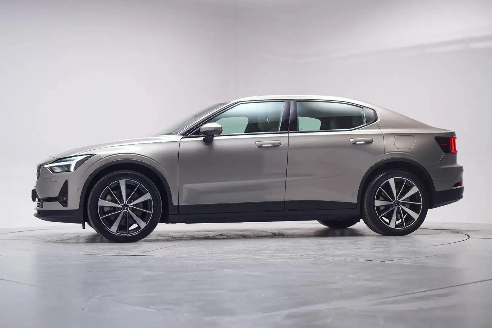 Polestar 2 Long Range Dual Motor Launch Edition 78kWh [ Panor Grau - 2